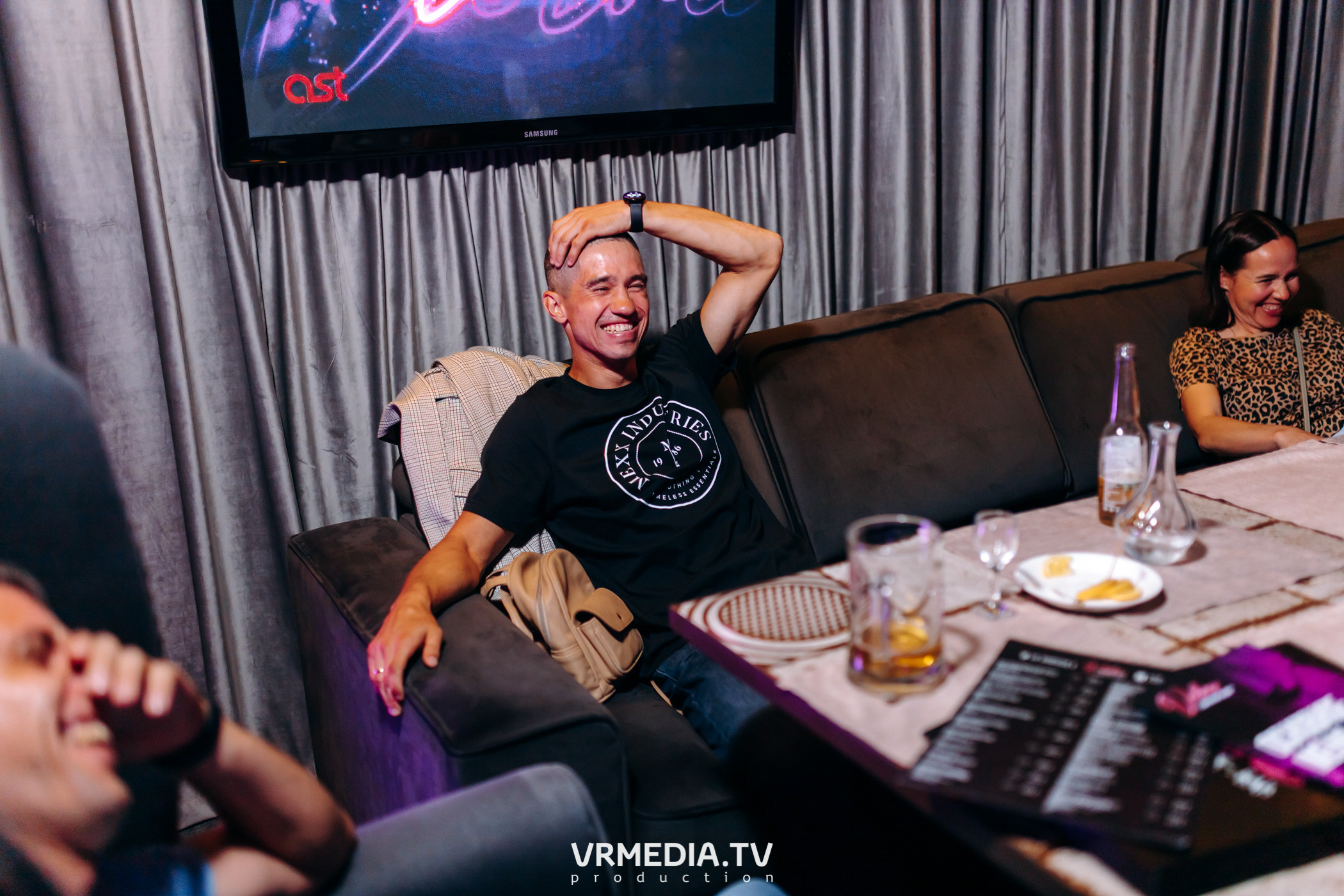 Love is… в караоке-баре «Volna»