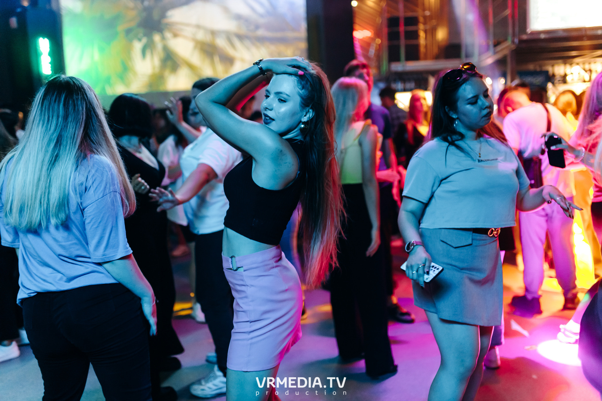 Выходные в баре «DOSKI»