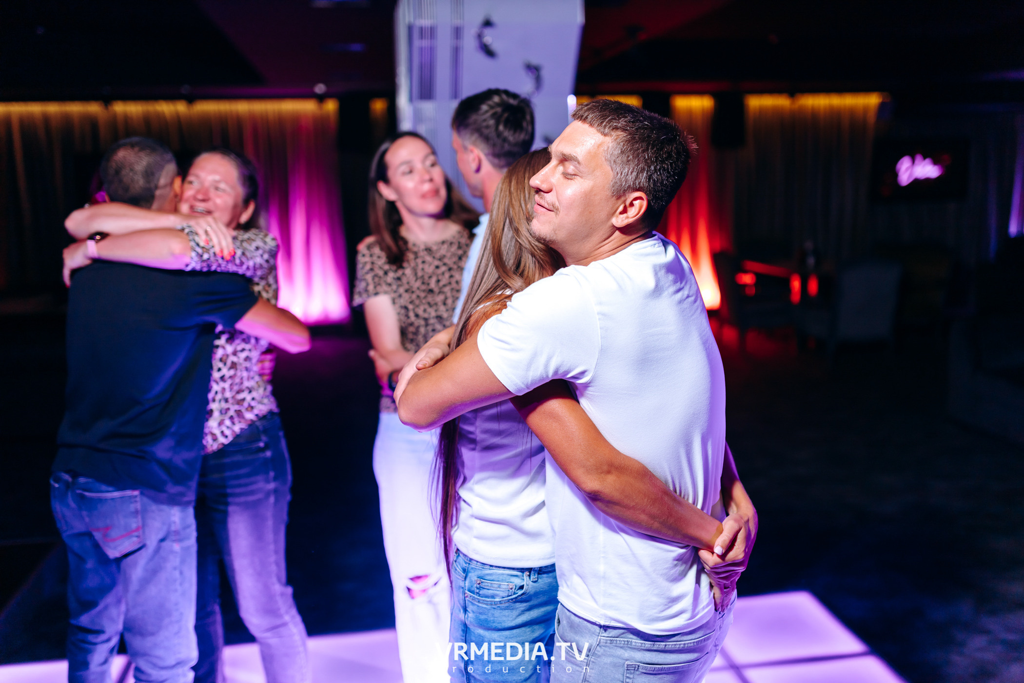 Love is… в караоке-баре «Volna»