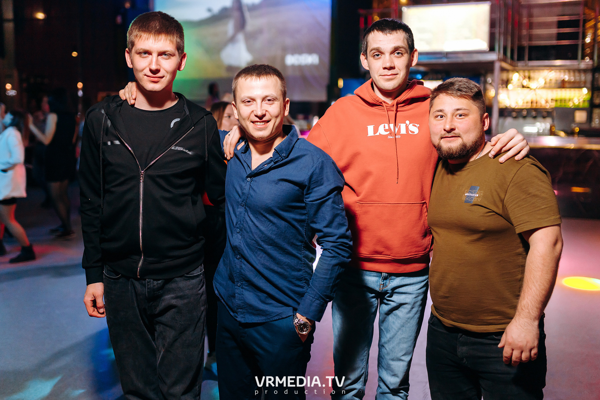 Выходные в баре «DOSKI»