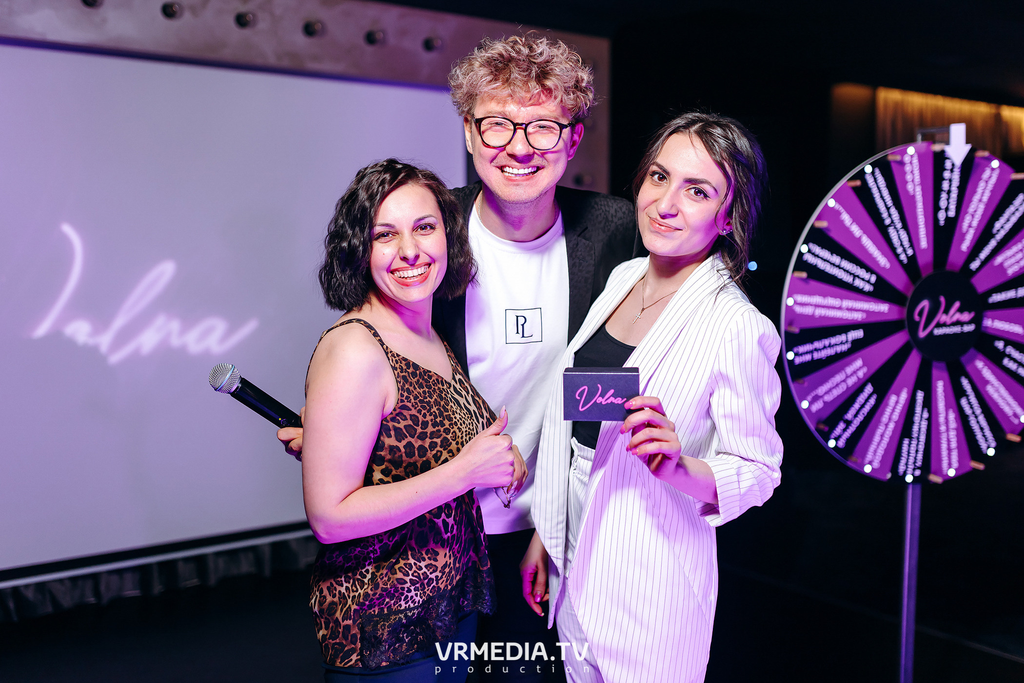 Колесо Фортуны в караоке-баре «Volna»