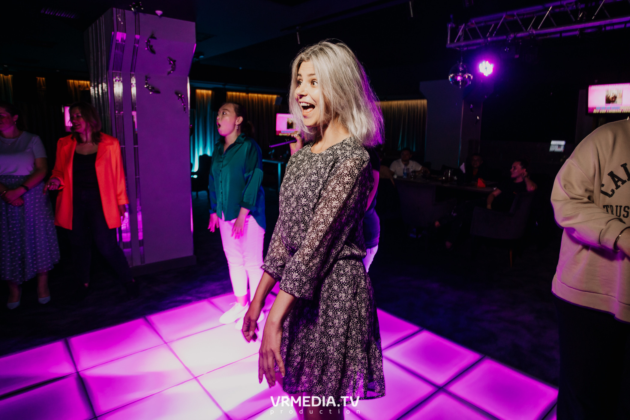 IQ party в караоке-баре «Volna»