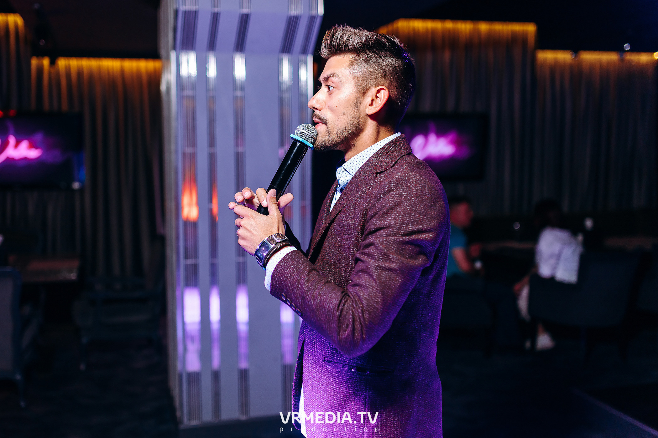 Золотая пятница в караоке-баре «Volna»