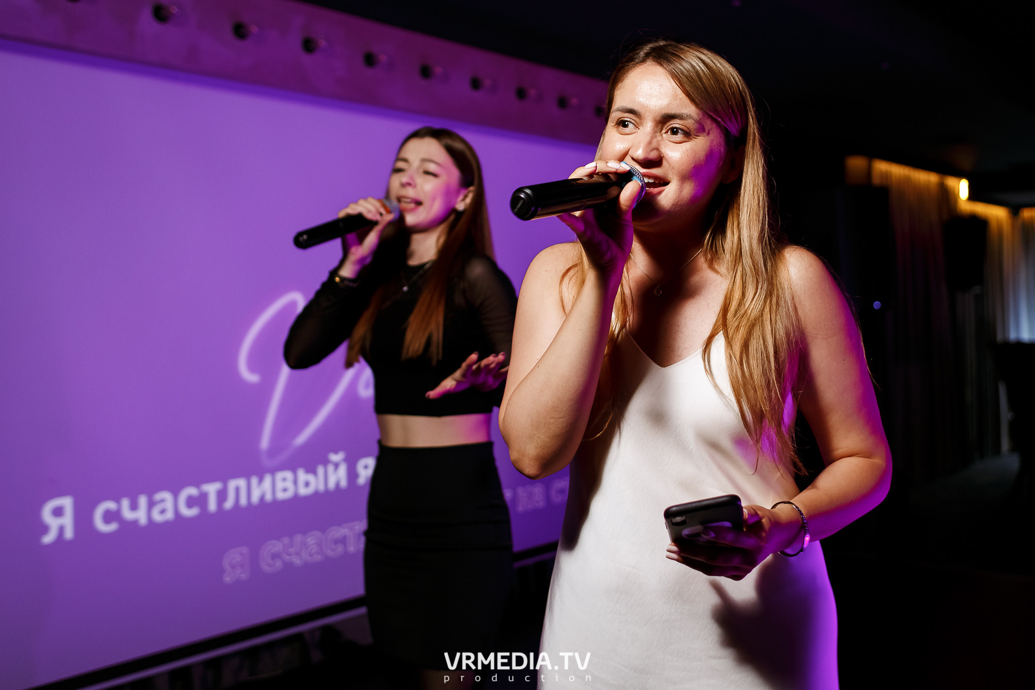 Золотая пятница. Вечеринка 90х в караоке-баре «Volna»