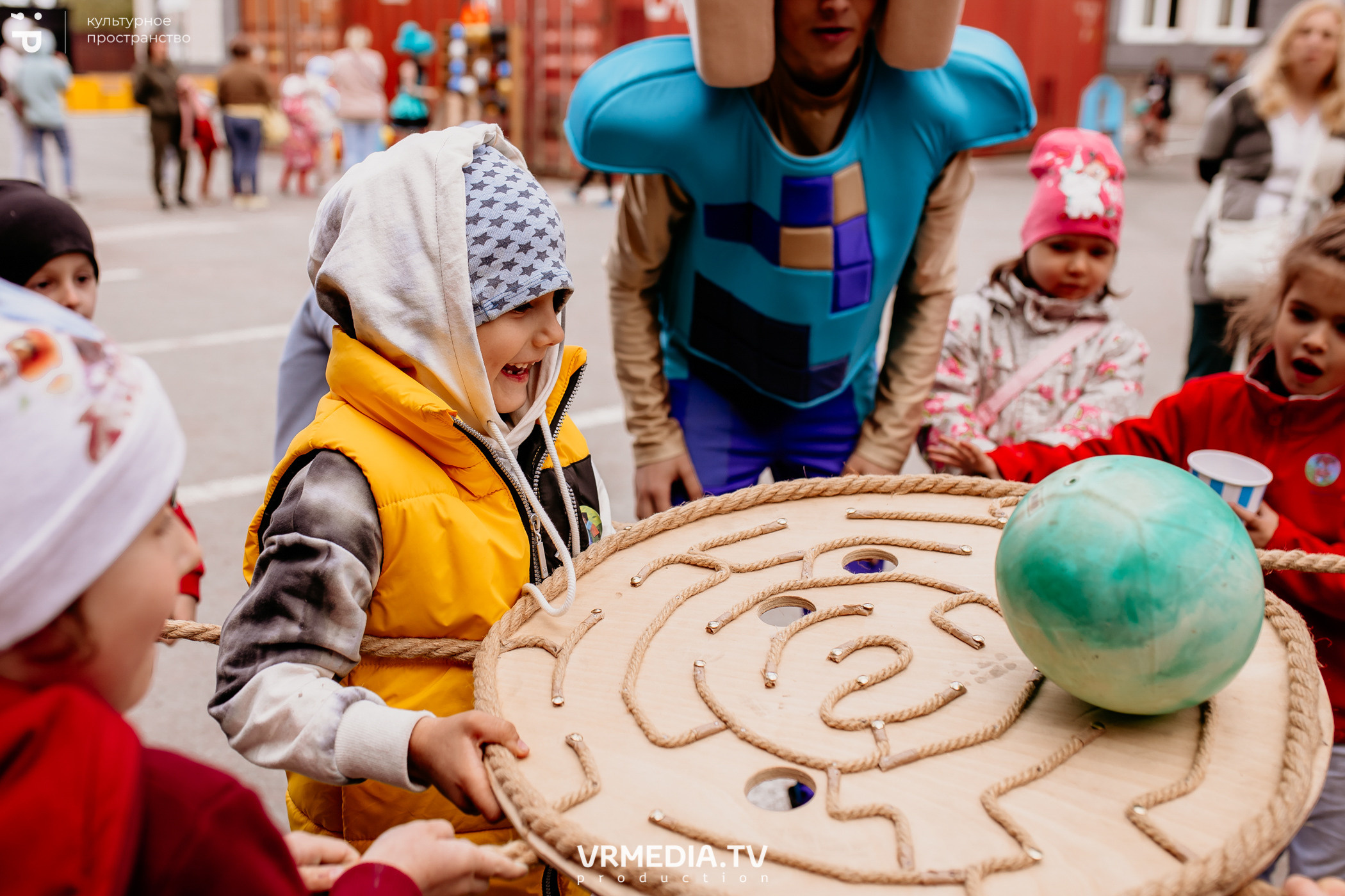 ВСТРЕЧАЙ ЛЕТО С DETISKAZKA42 в культурном пространстве «Редакция»