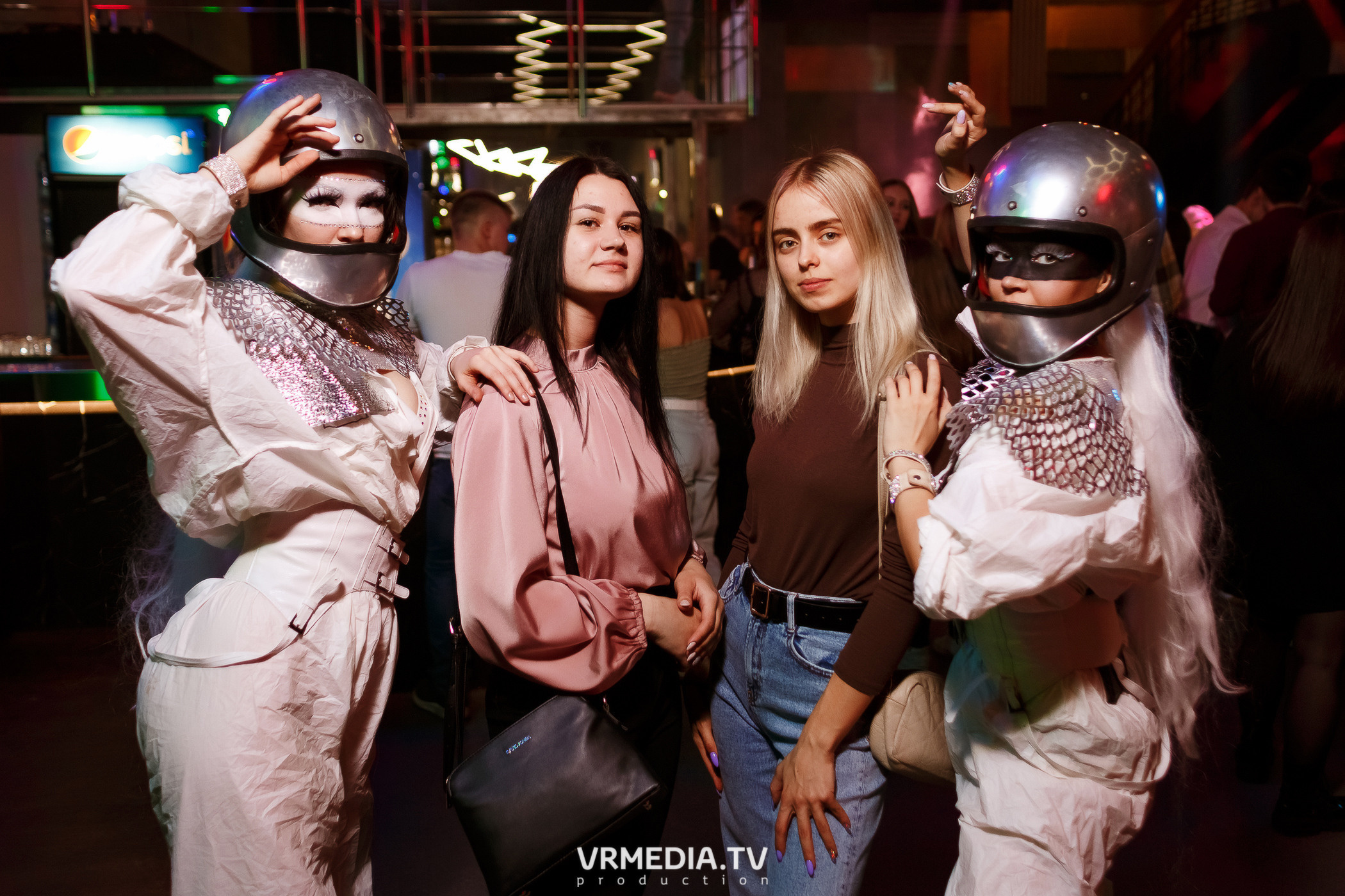 Выходные в баре «DOSKI»