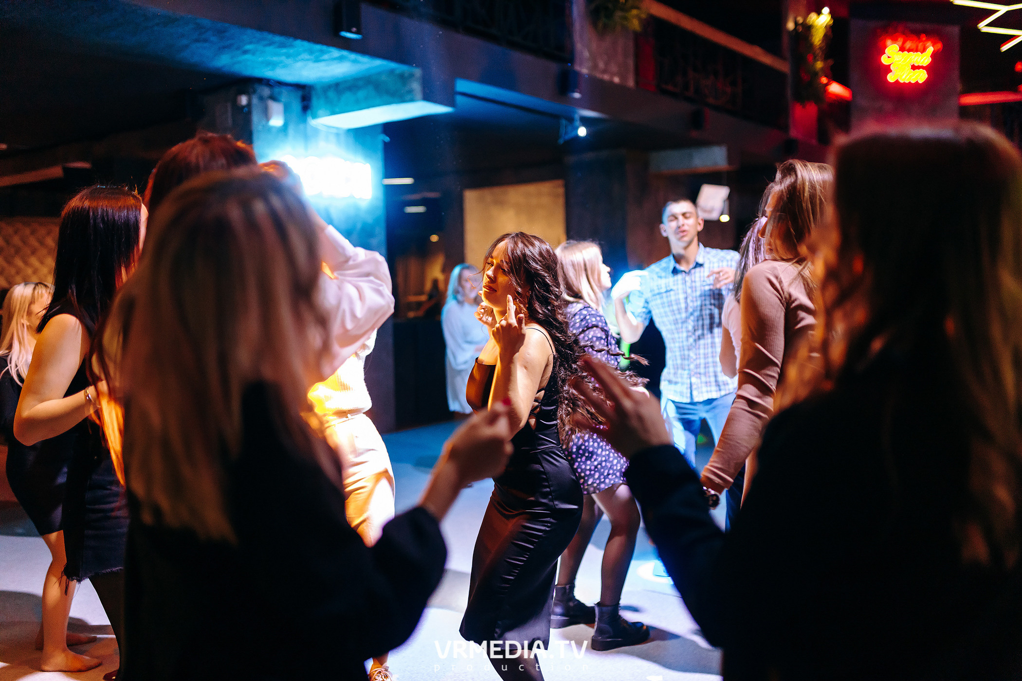 Выходные в баре «DOSKI»