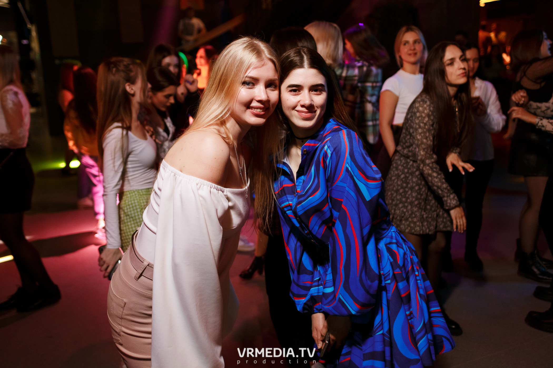 Выходные в баре «DOSKI»