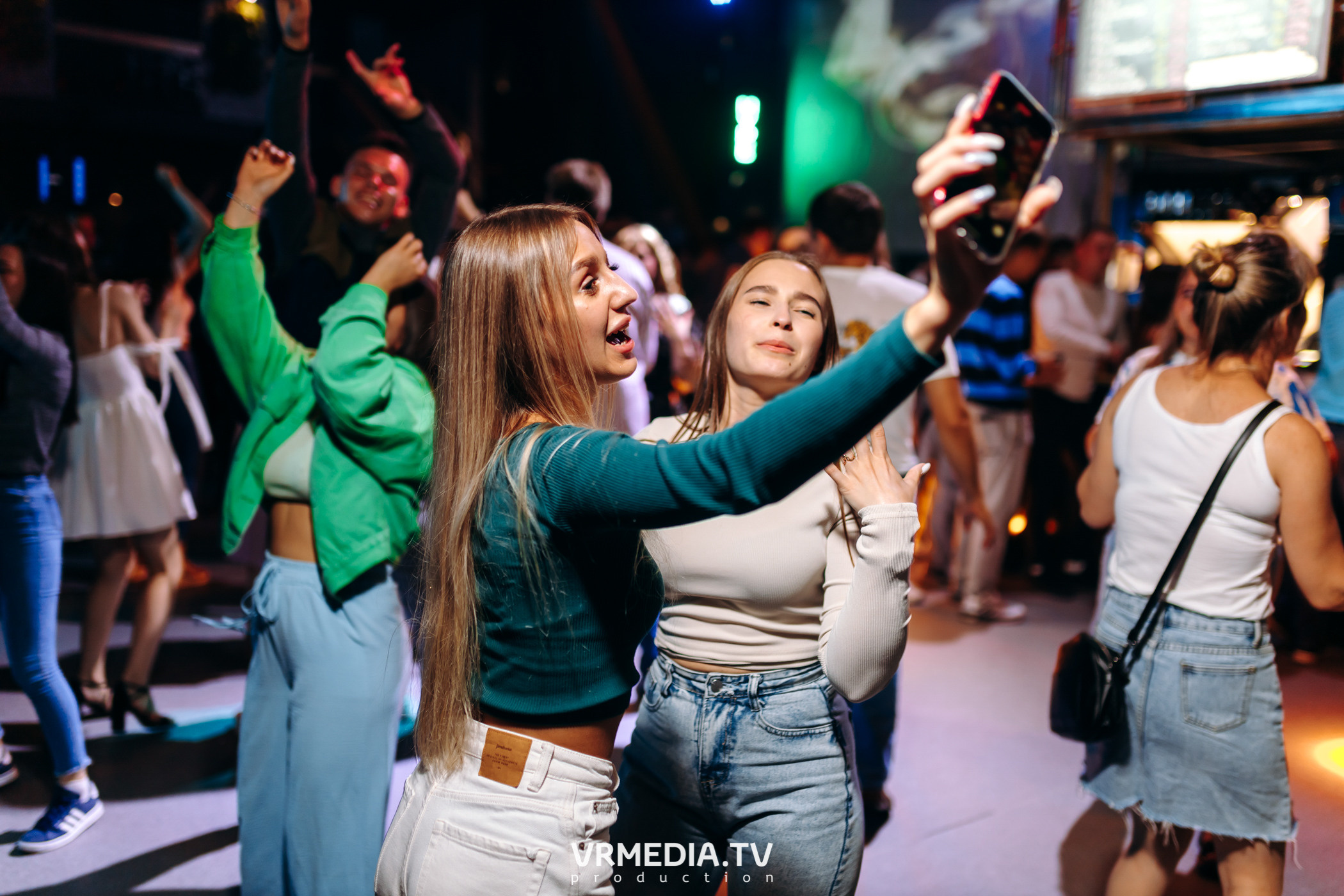 Новогодние корпоративы в баре «DOSKI»