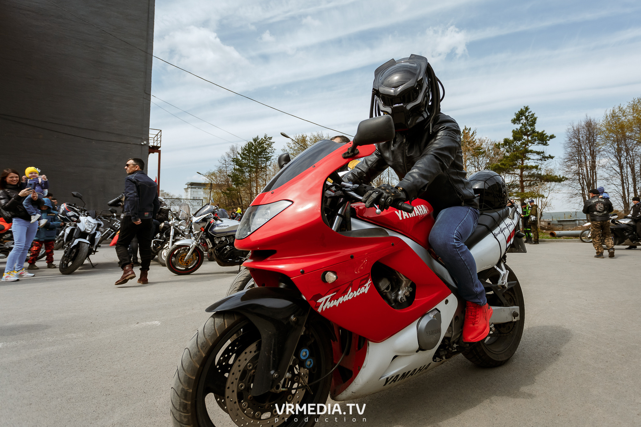 Открытие кемеровского мотосезона в культурном пространстве «Редакция»