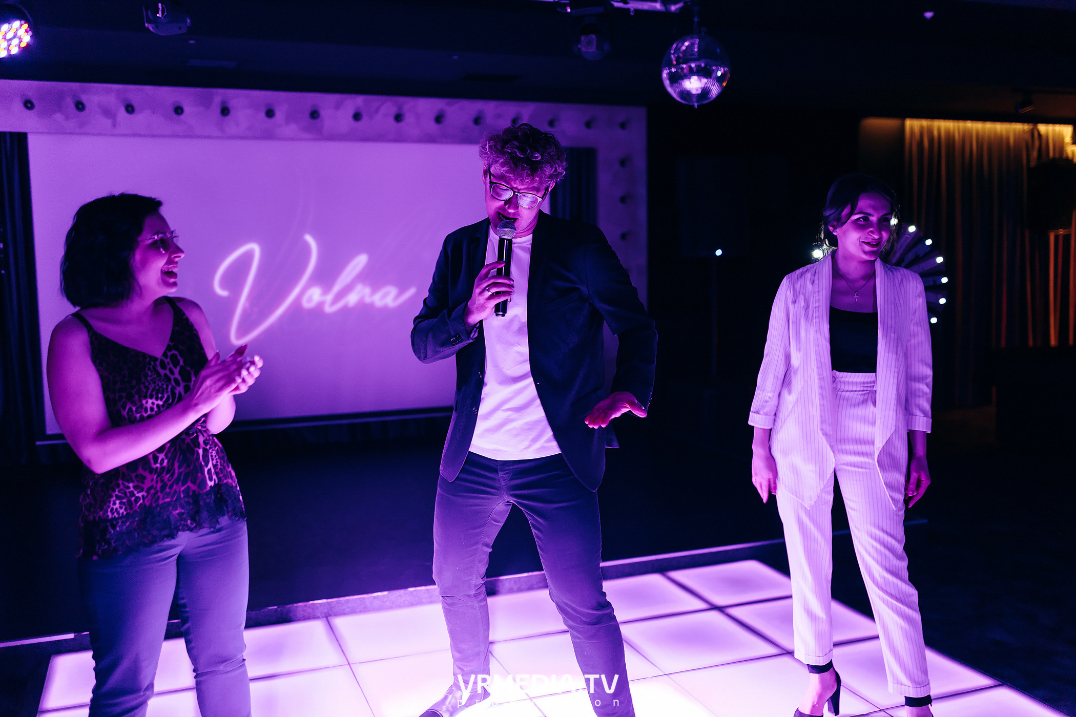 Колесо Фортуны в караоке-баре «Volna»