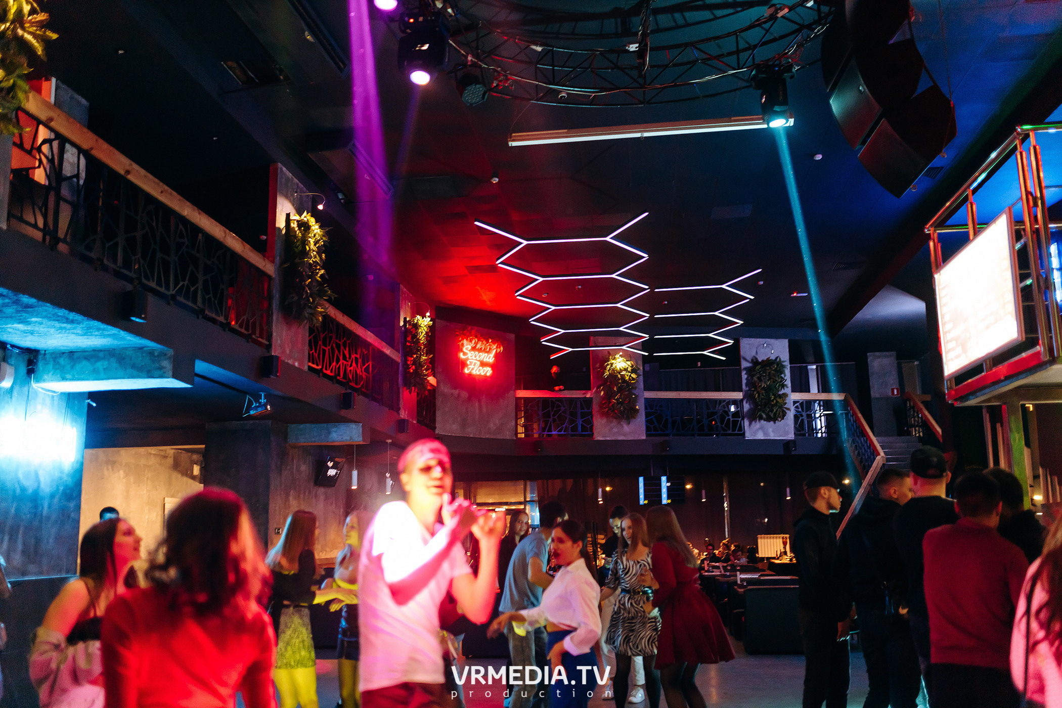 Выходные в баре «DOSKI»