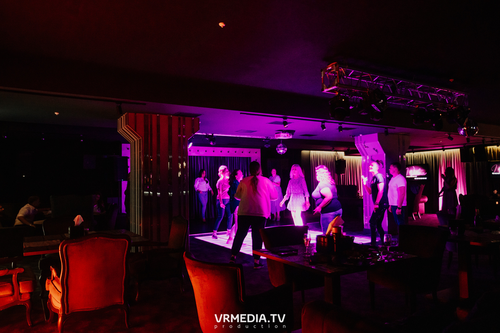 IQ party в караоке-баре «Volna»