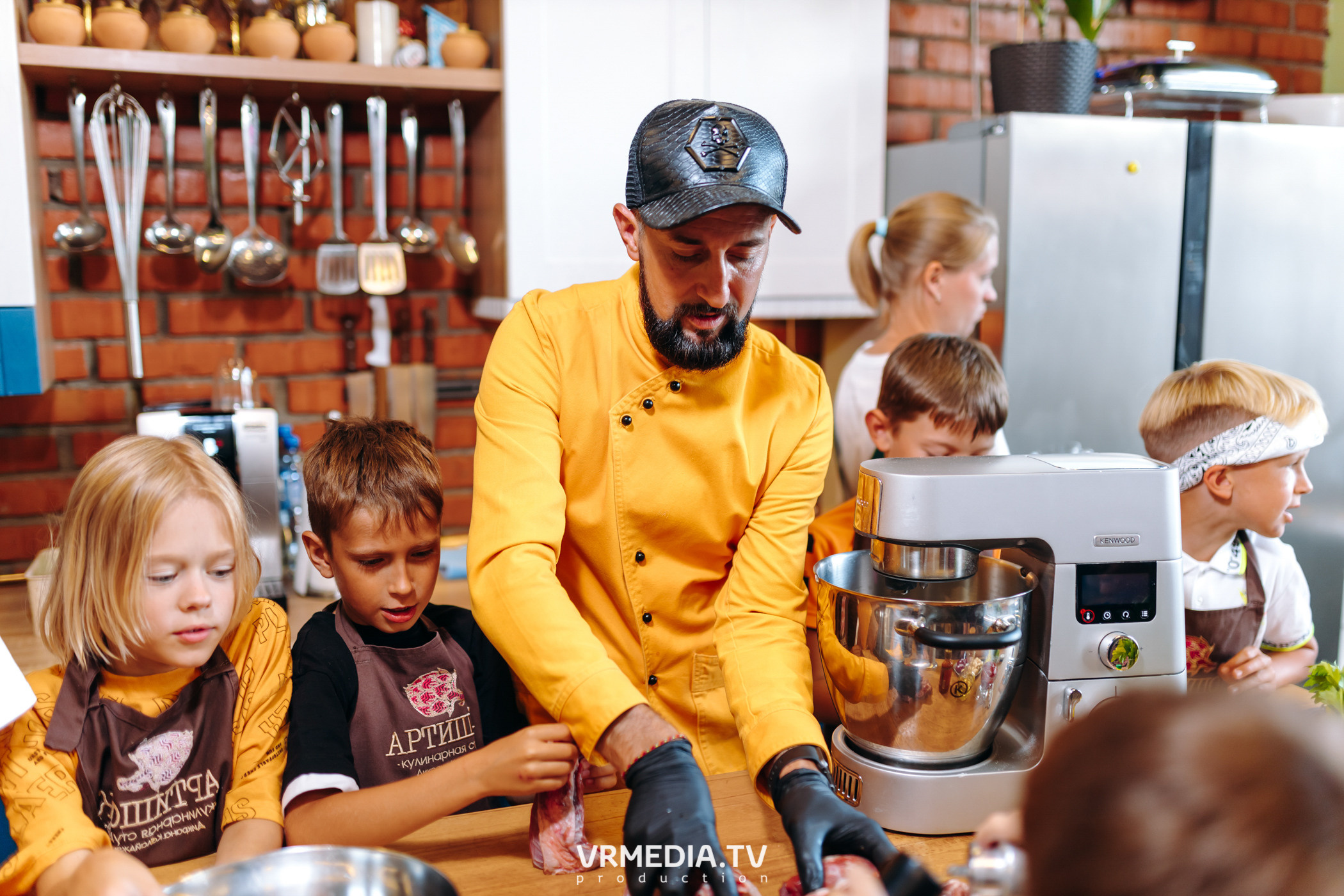 День рождения Артура Калайджяна в кулинарной студии «Артишок»
