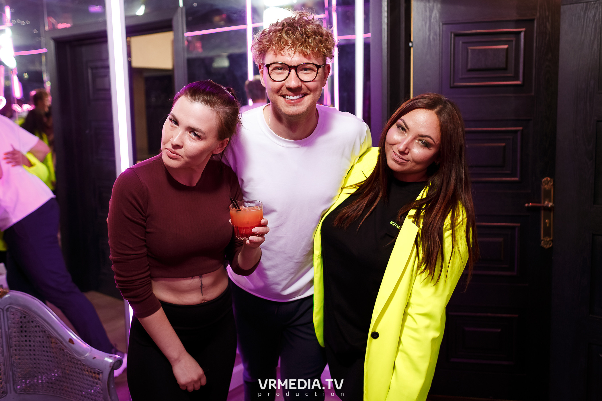 Летний караоке марафон в караоке-баре «Volna»