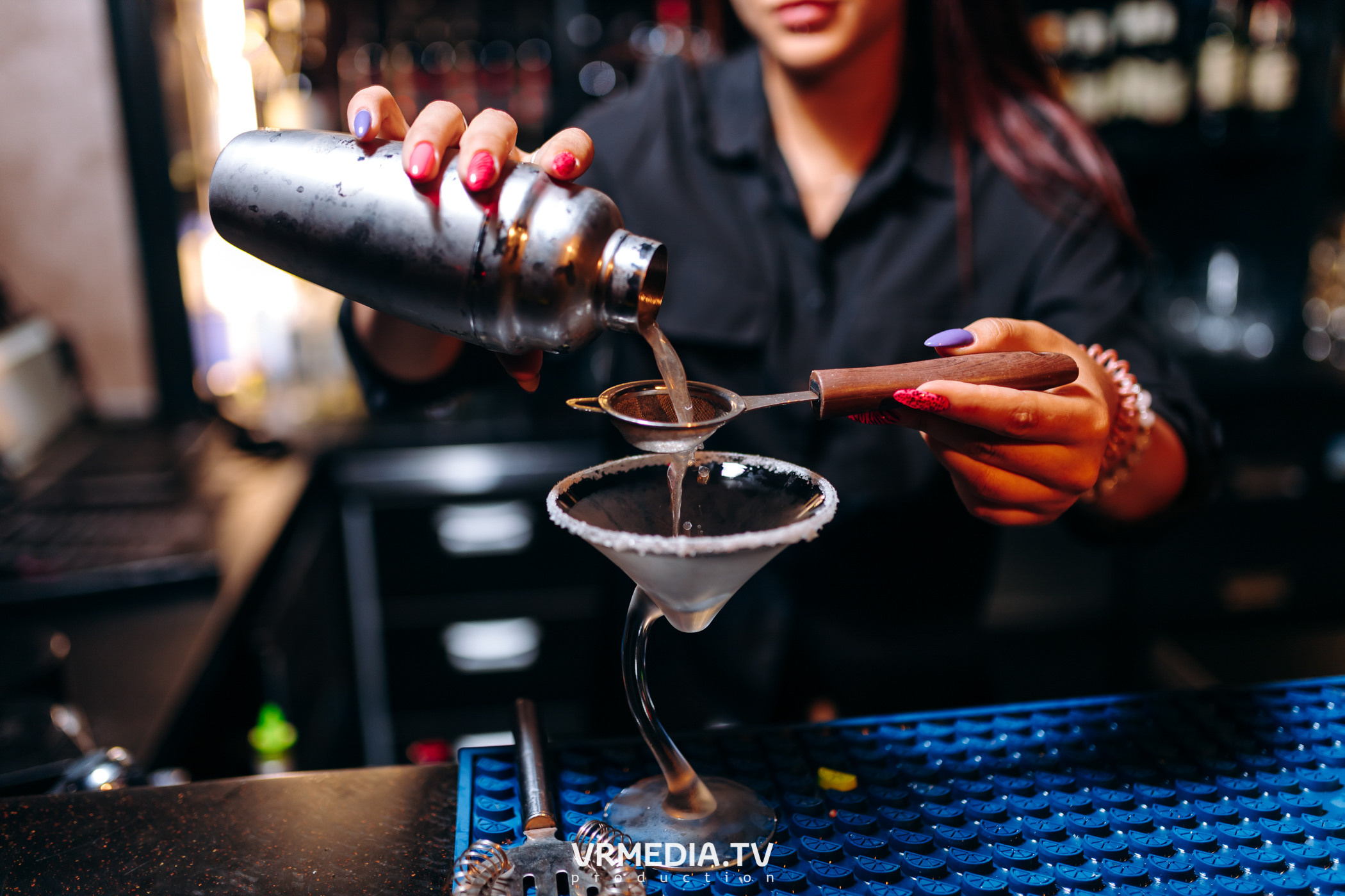 Love is… в караоке-баре «Volna»