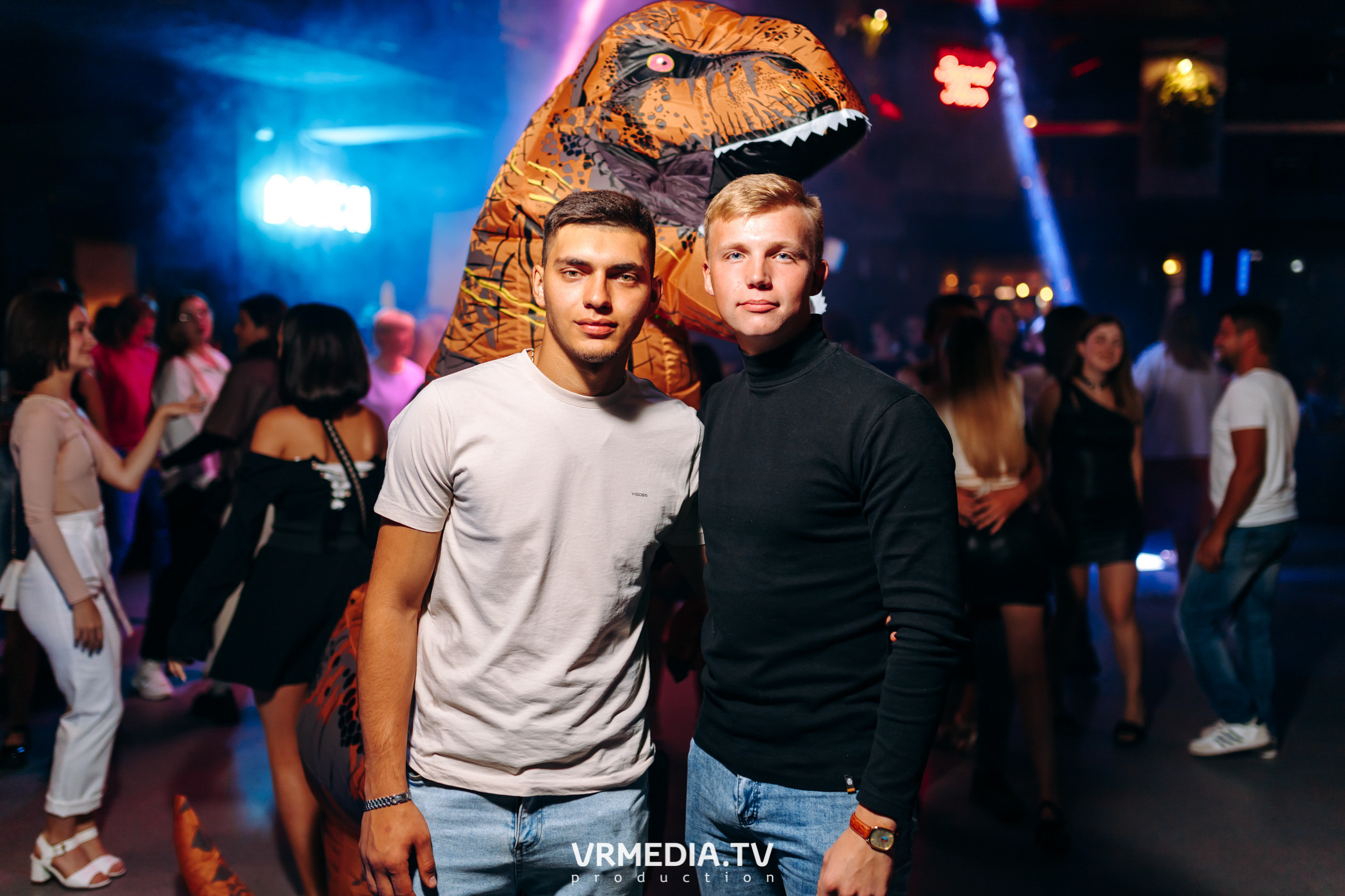 Выходные в баре «DOSKI»