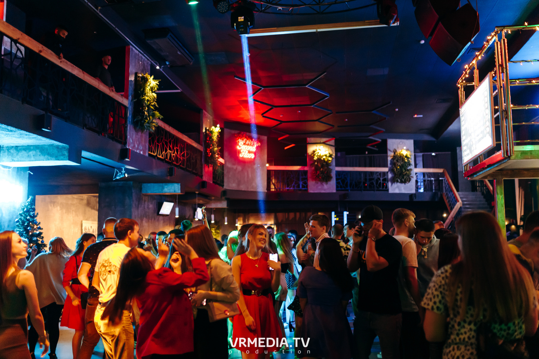 Новогодние корпоративы в баре «DOSKI»