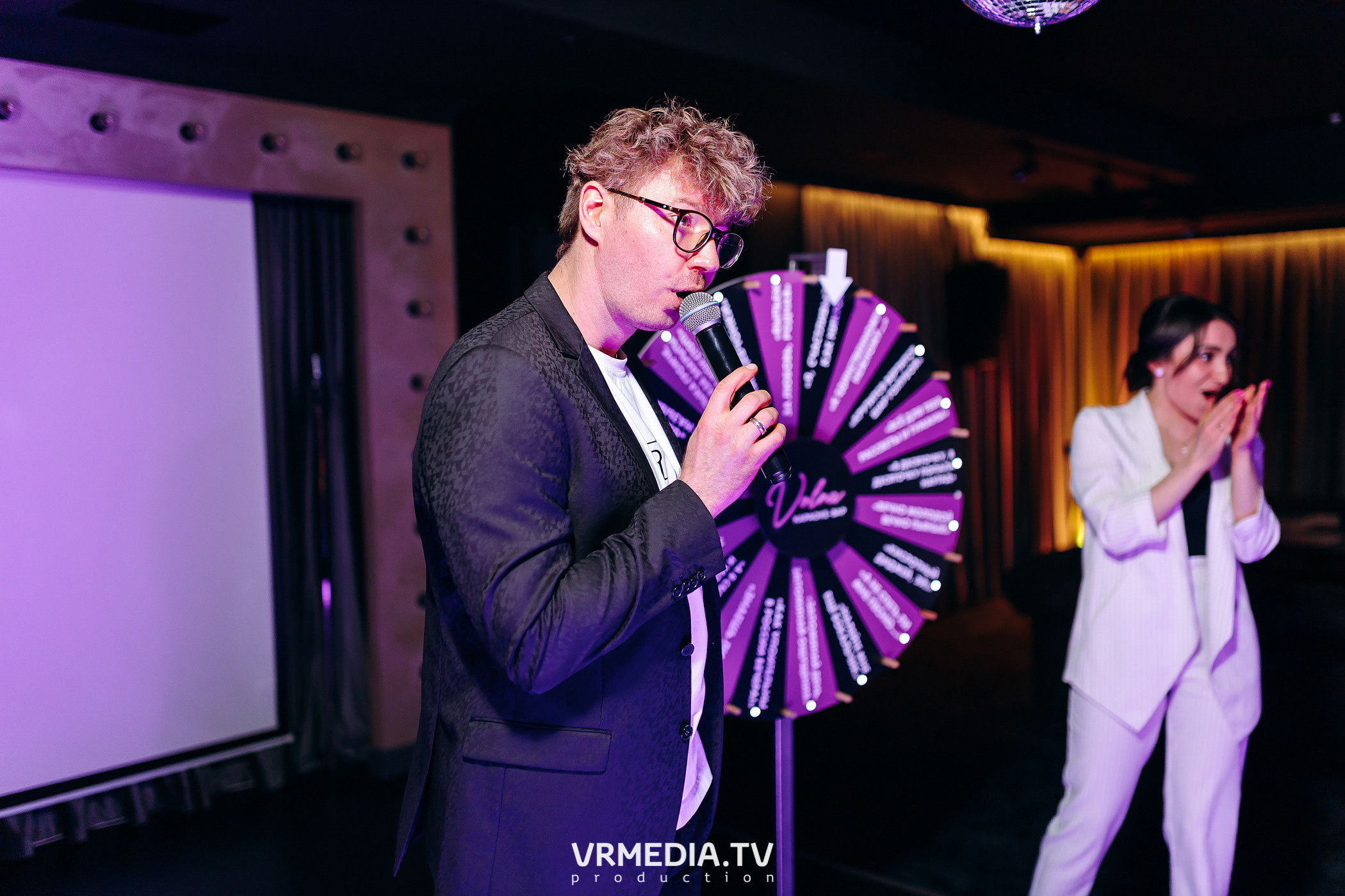 Колесо Фортуны в караоке-баре «Volna»