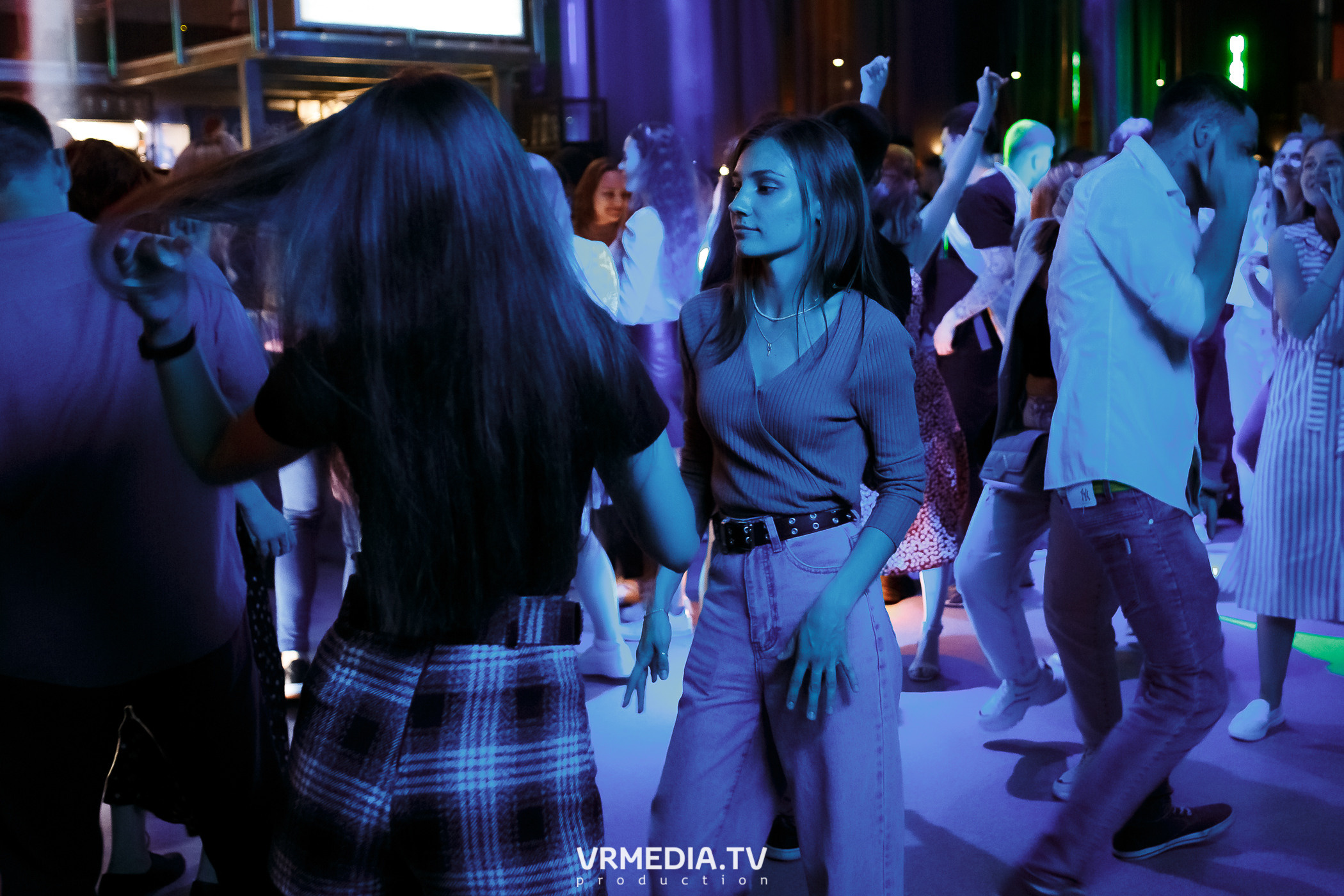 Выходные в баре «DOSKI»