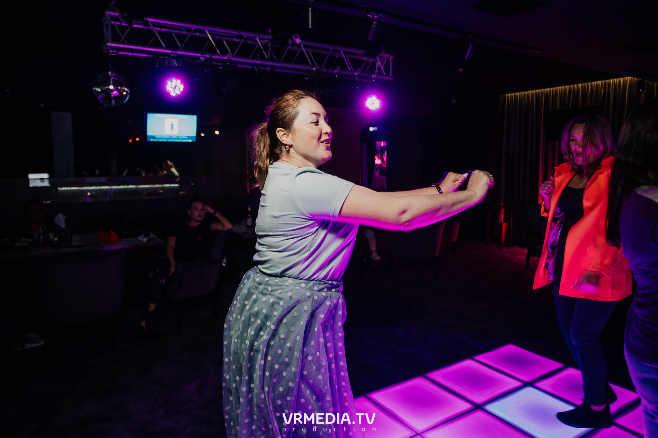 IQ party в караоке-баре «Volna»