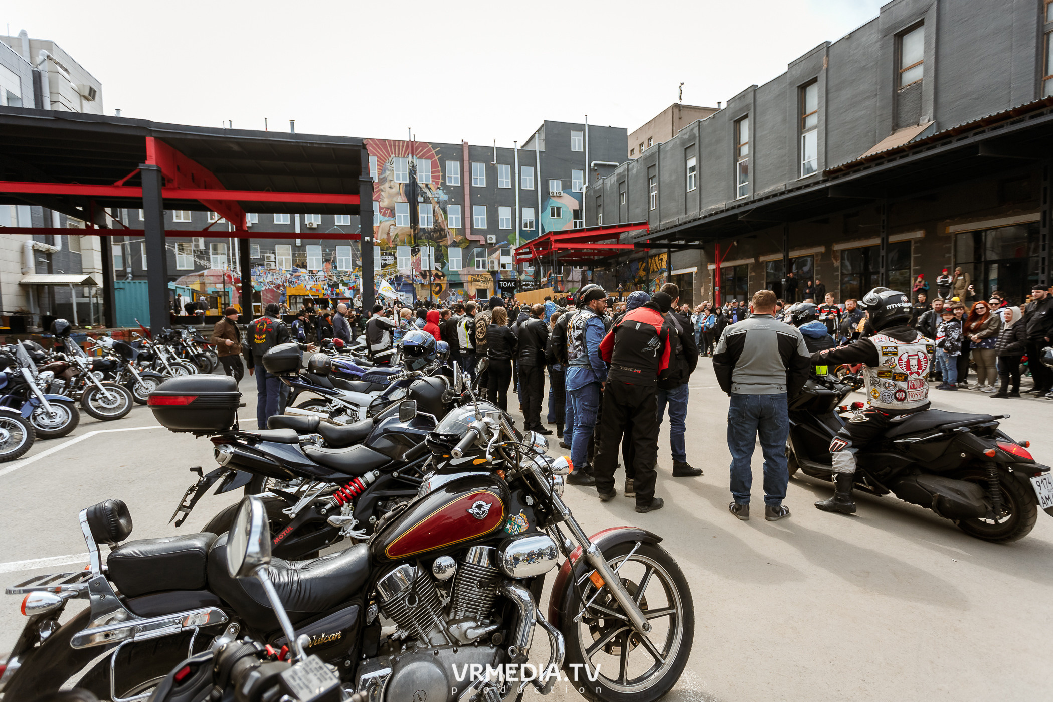Открытие кемеровского мотосезона в культурном пространстве «Редакция»