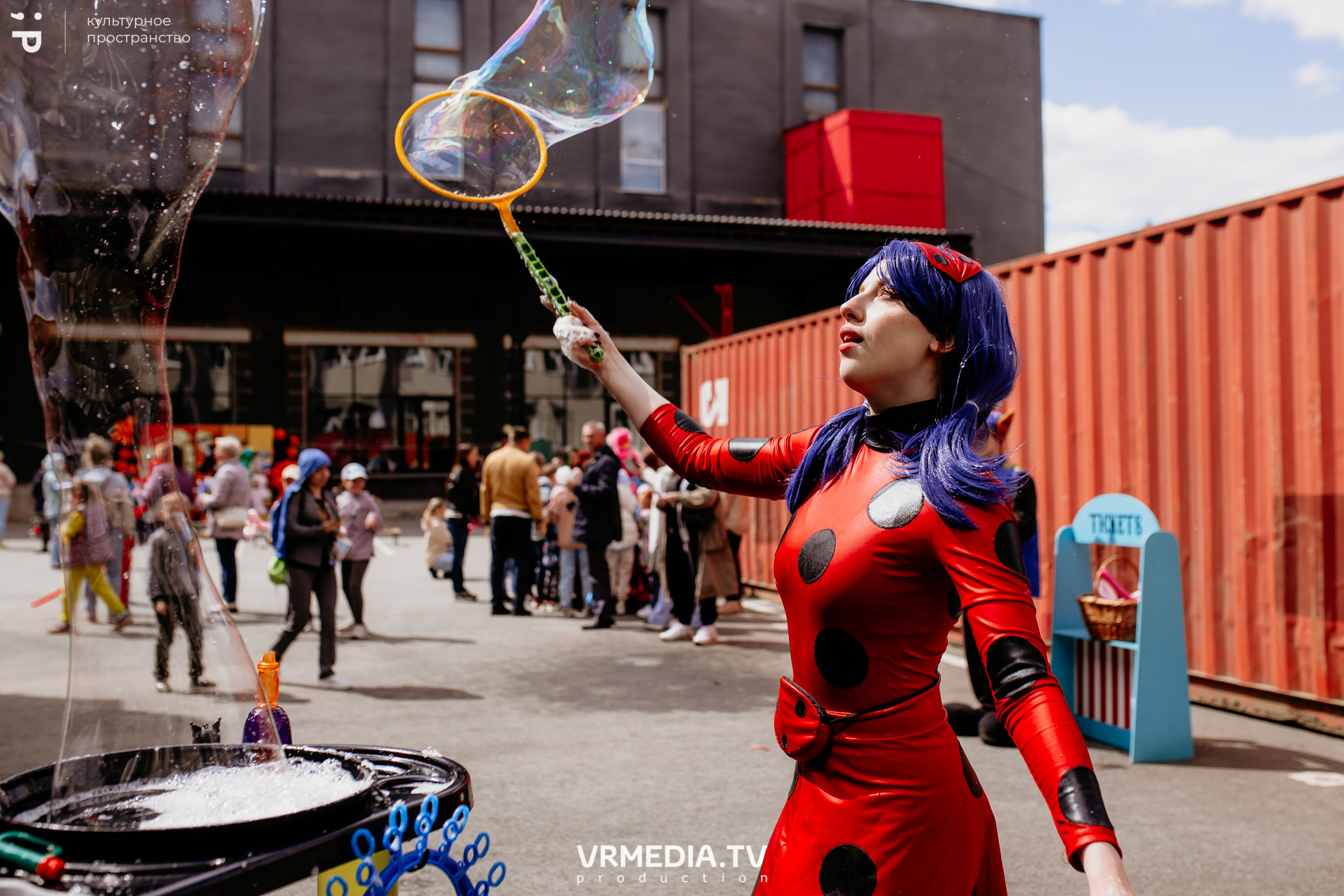 ВСТРЕЧАЙ ЛЕТО С DETISKAZKA42 в культурном пространстве «Редакция»