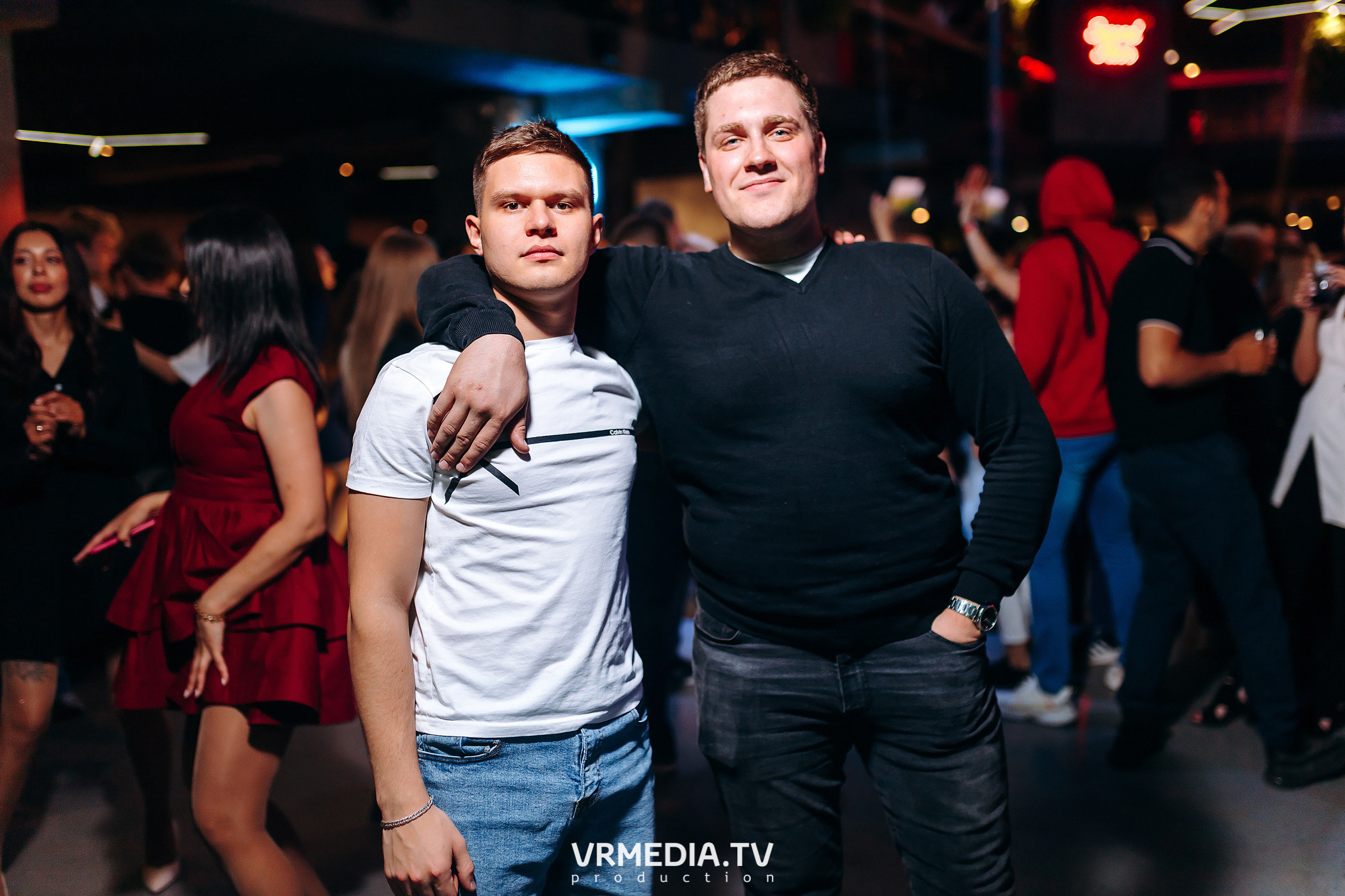 Выходные в баре «DOSKI»