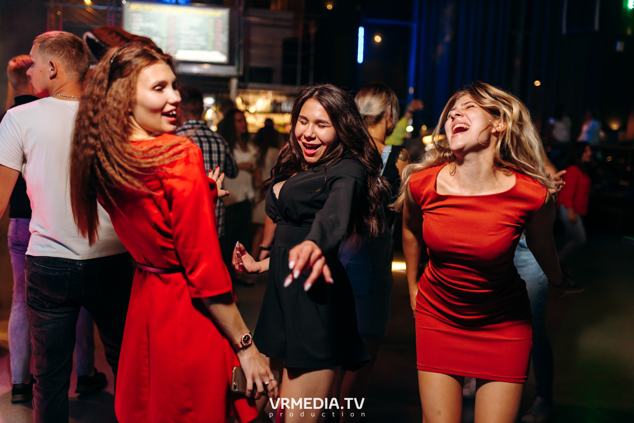 Выходные в баре «DOSKI»