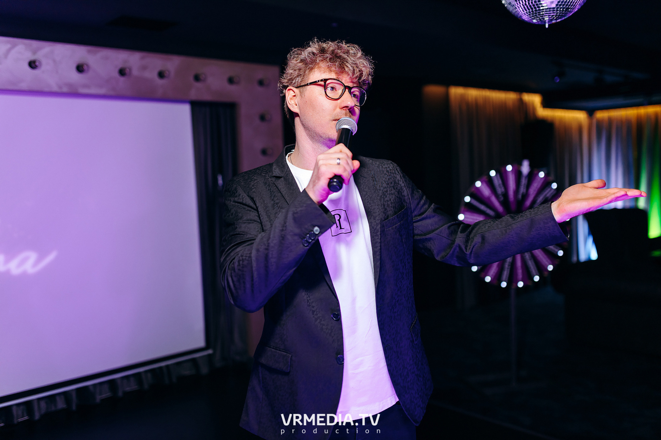 Колесо Фортуны в караоке-баре «Volna»