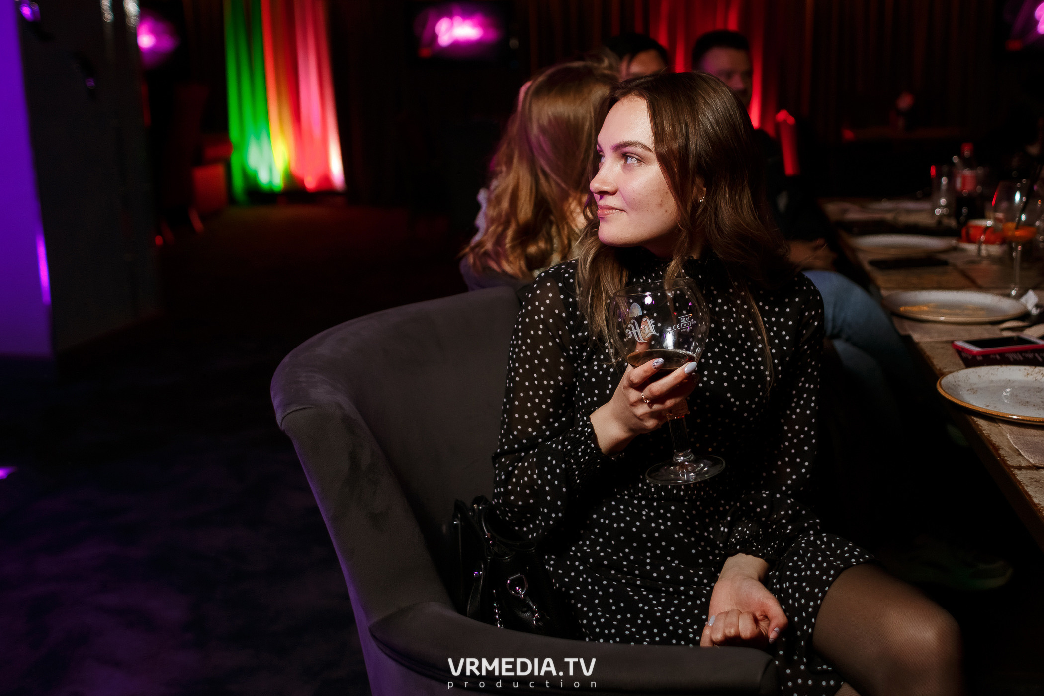 Колесо фортуны в караоке-баре «Volna»