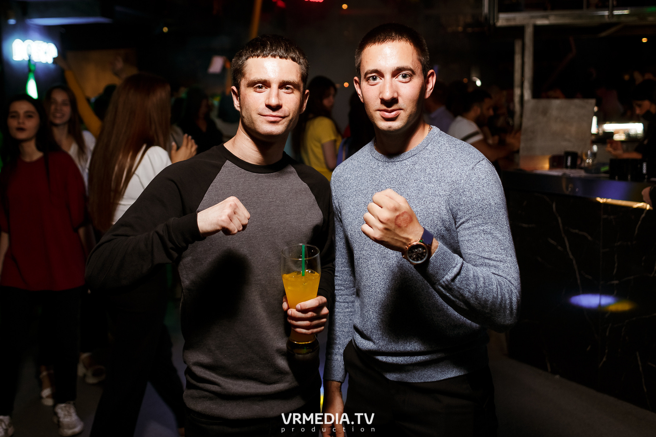 Выходные в баре «DOSKI»