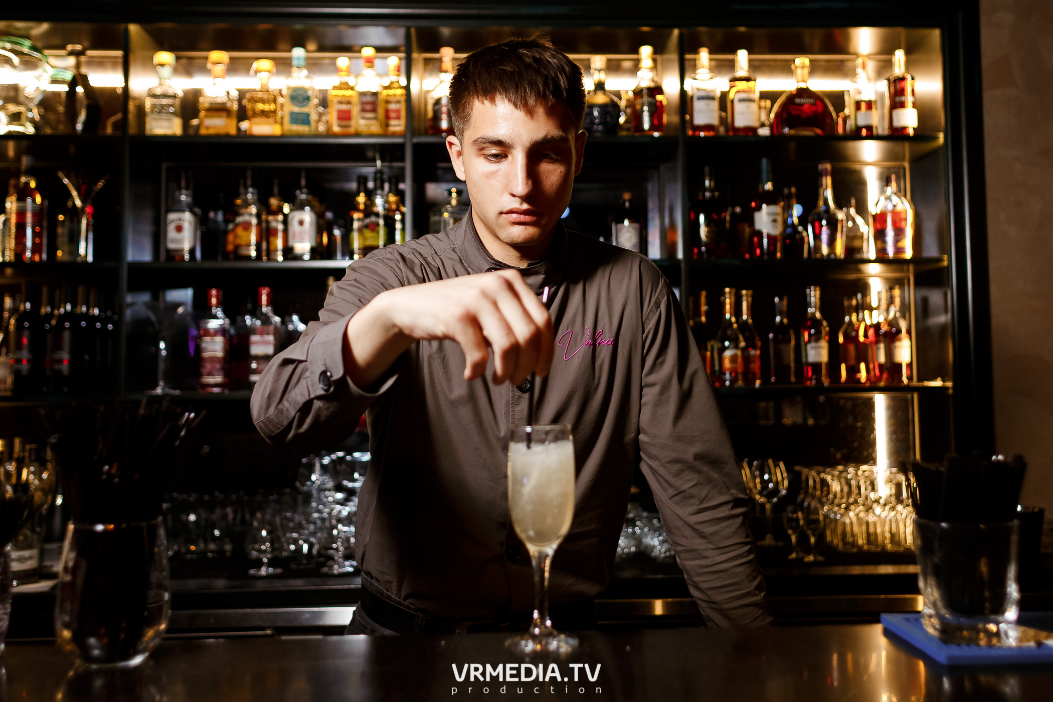 Золотая пятница. Вечеринка 90х в караоке-баре «Volna»