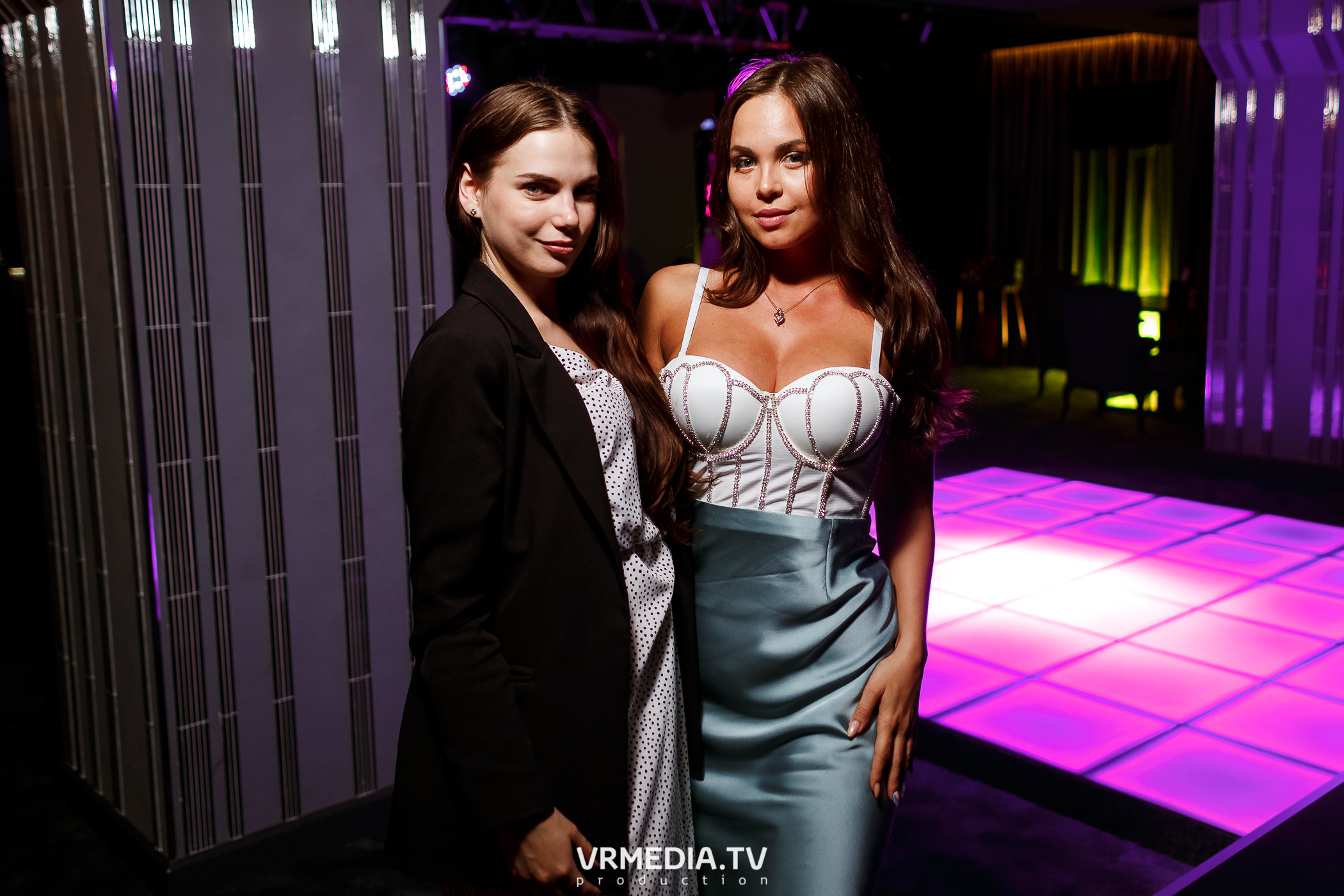 Золотая пятница в караоке-баре «Volna»