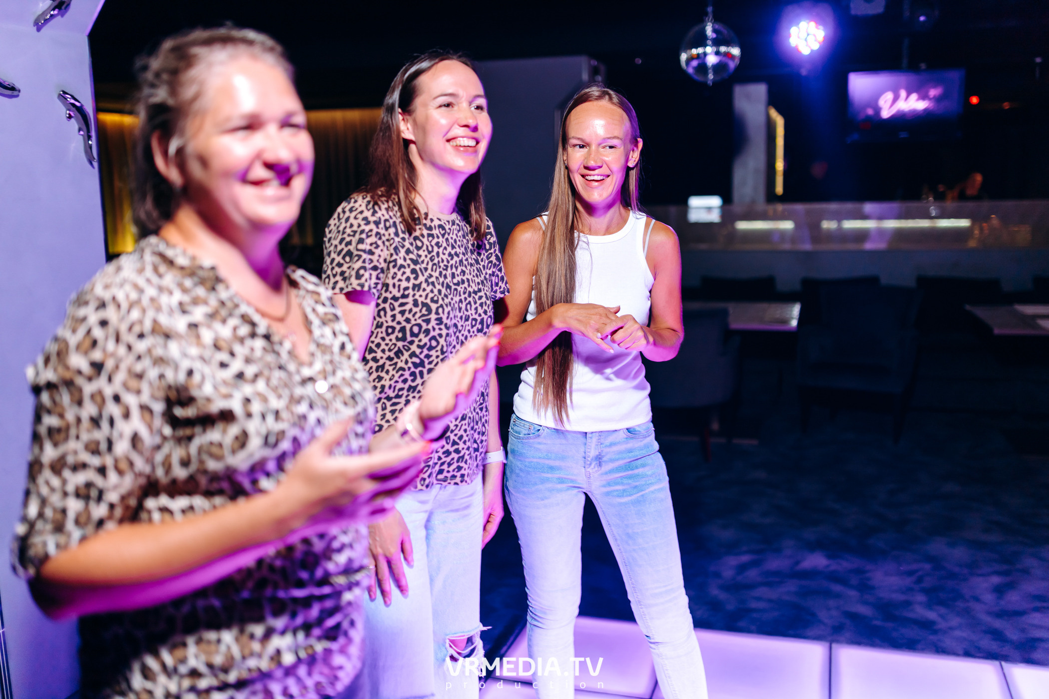 Love is… в караоке-баре «Volna»