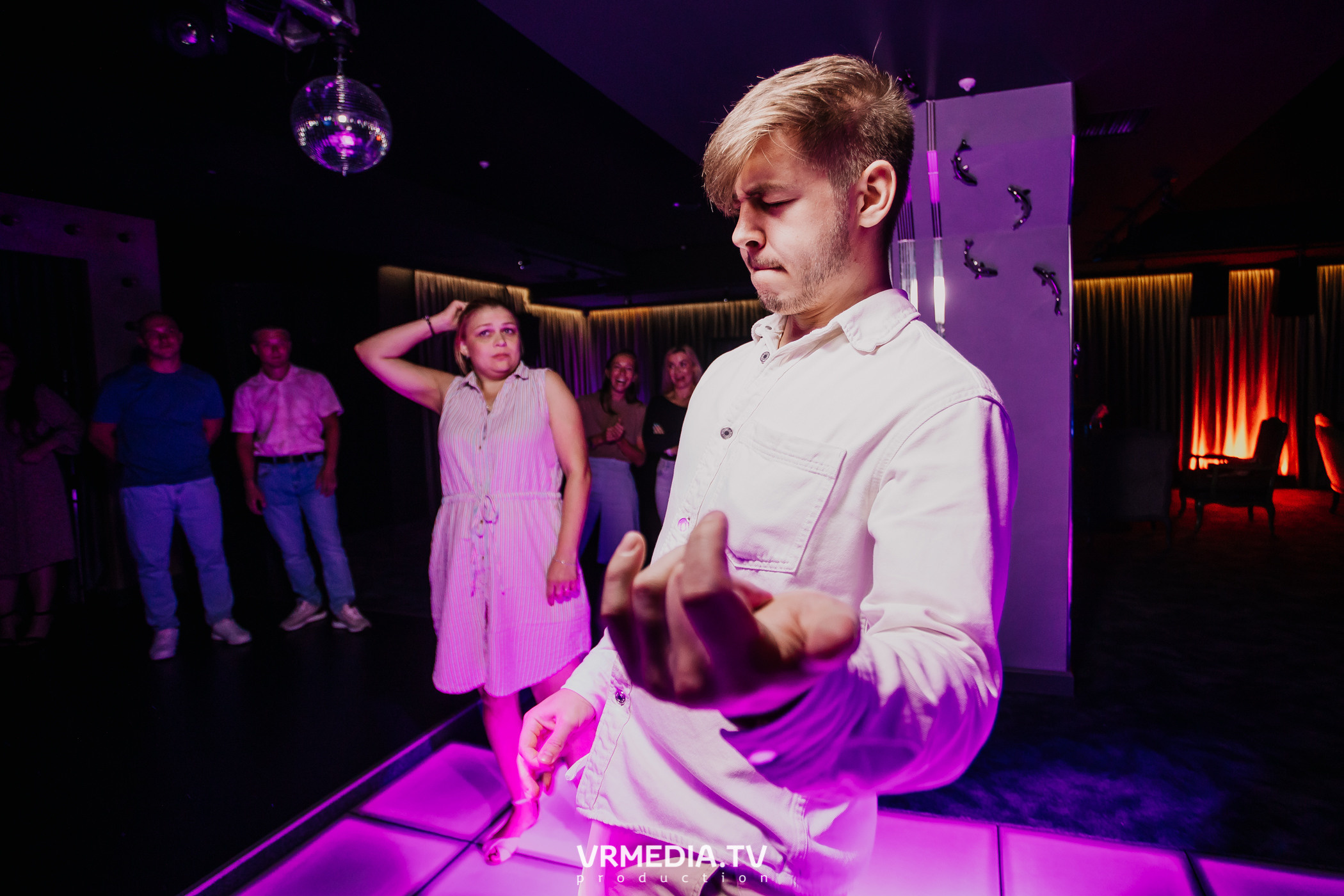 Русский рок в караоке-баре «Volna»