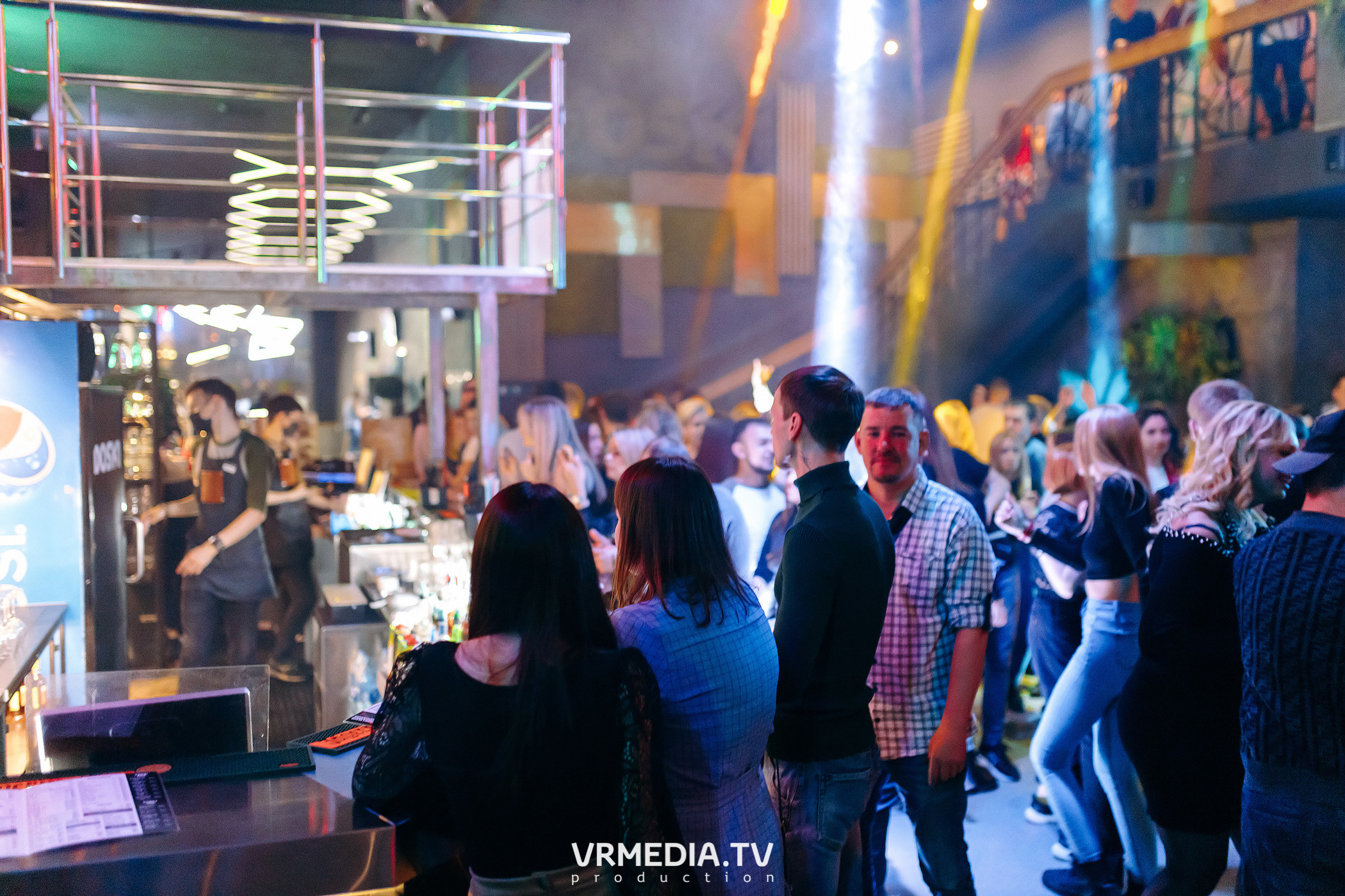 Выходные в баре «DOSKI»