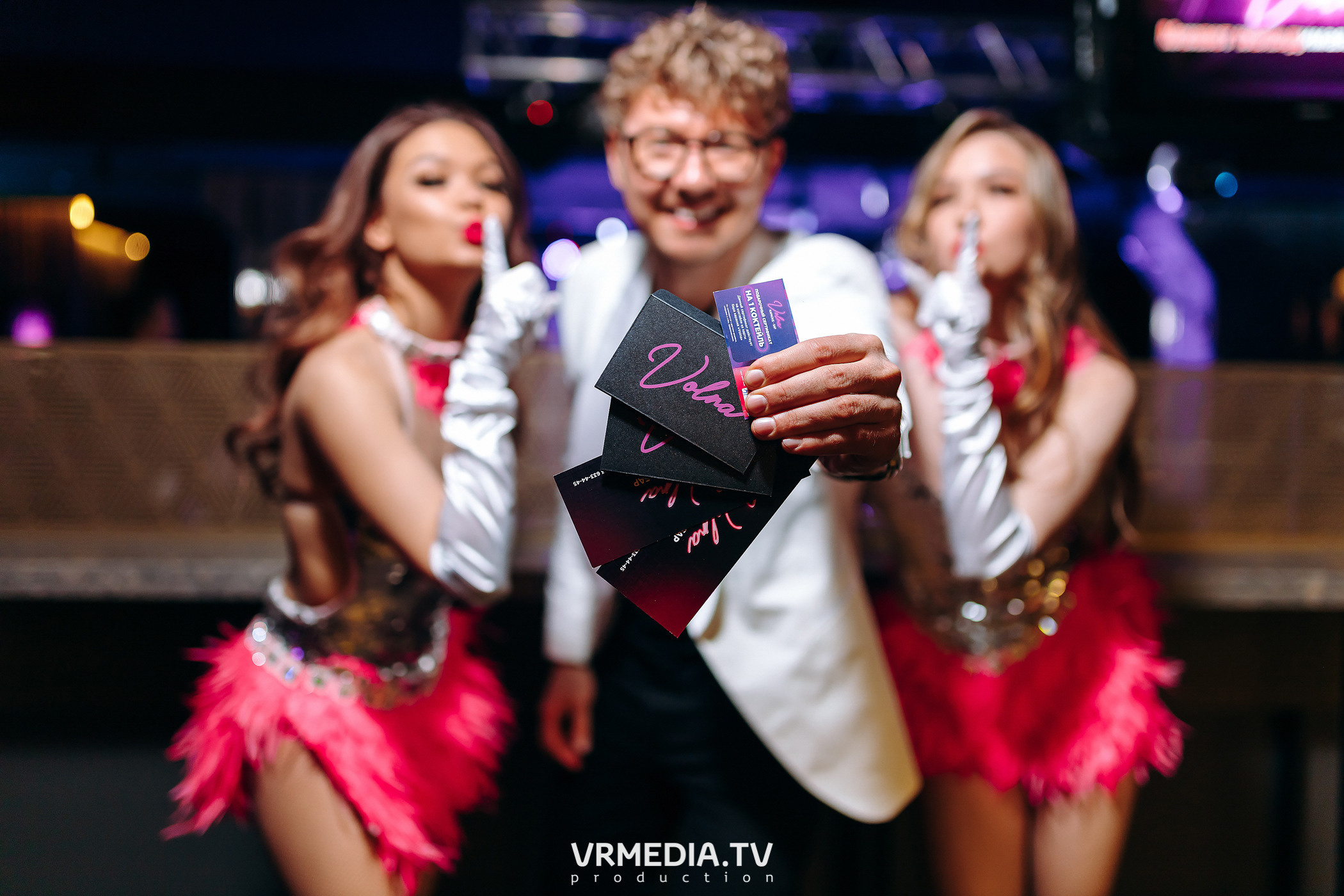 Колесо фортуны в караоке-баре «Volna»