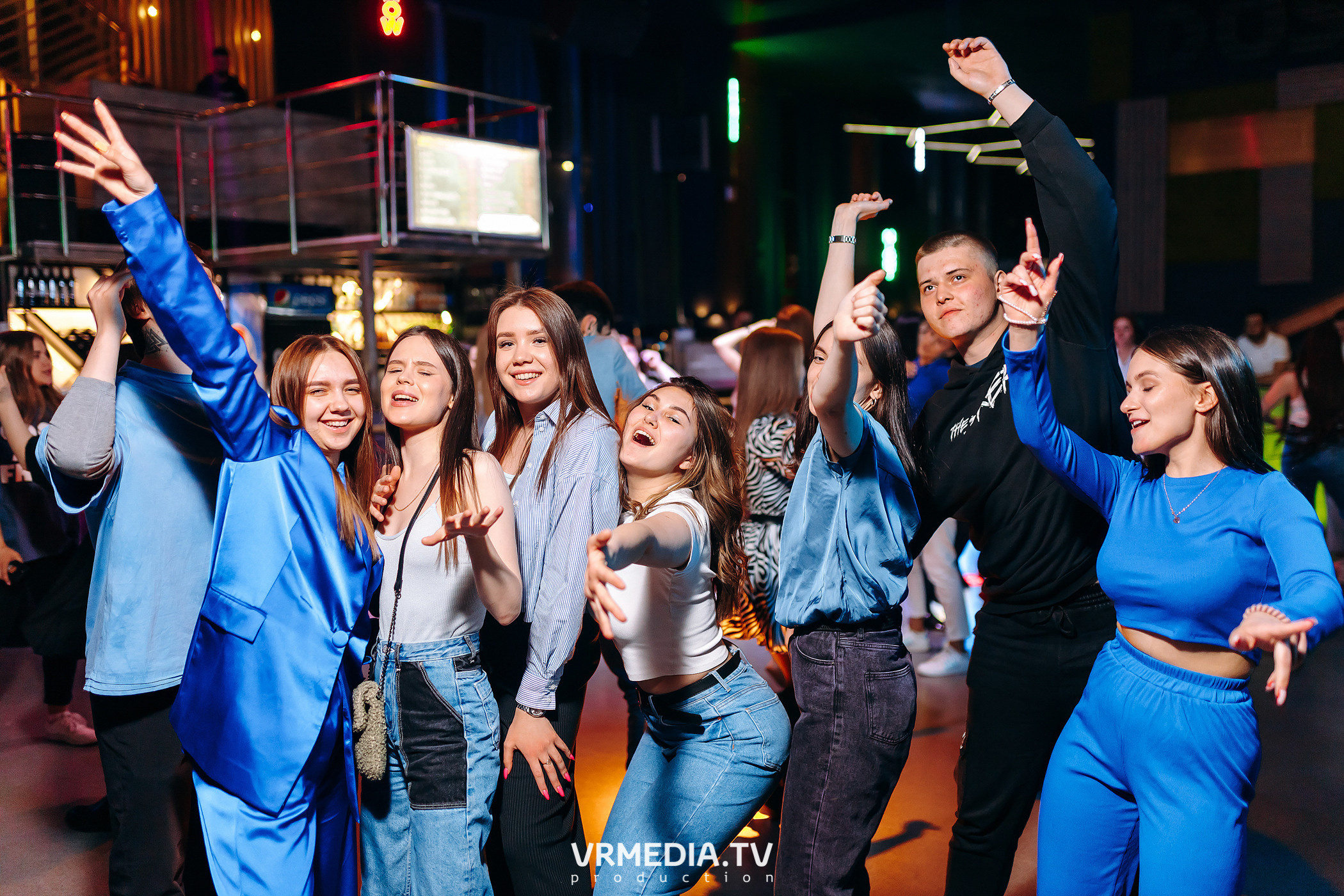 Выходные в баре «DOSKI»