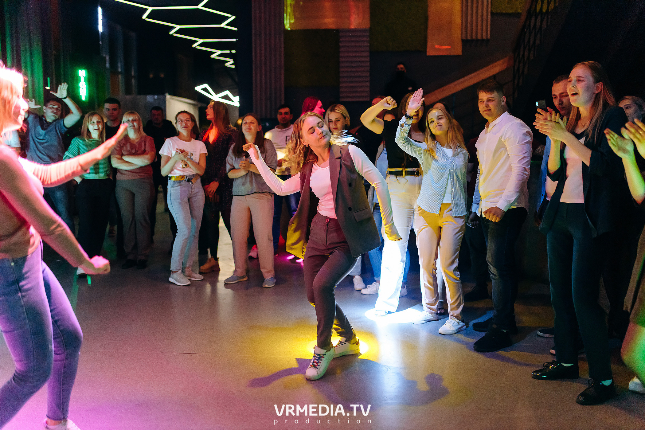 Выходные в баре «DOSKI»