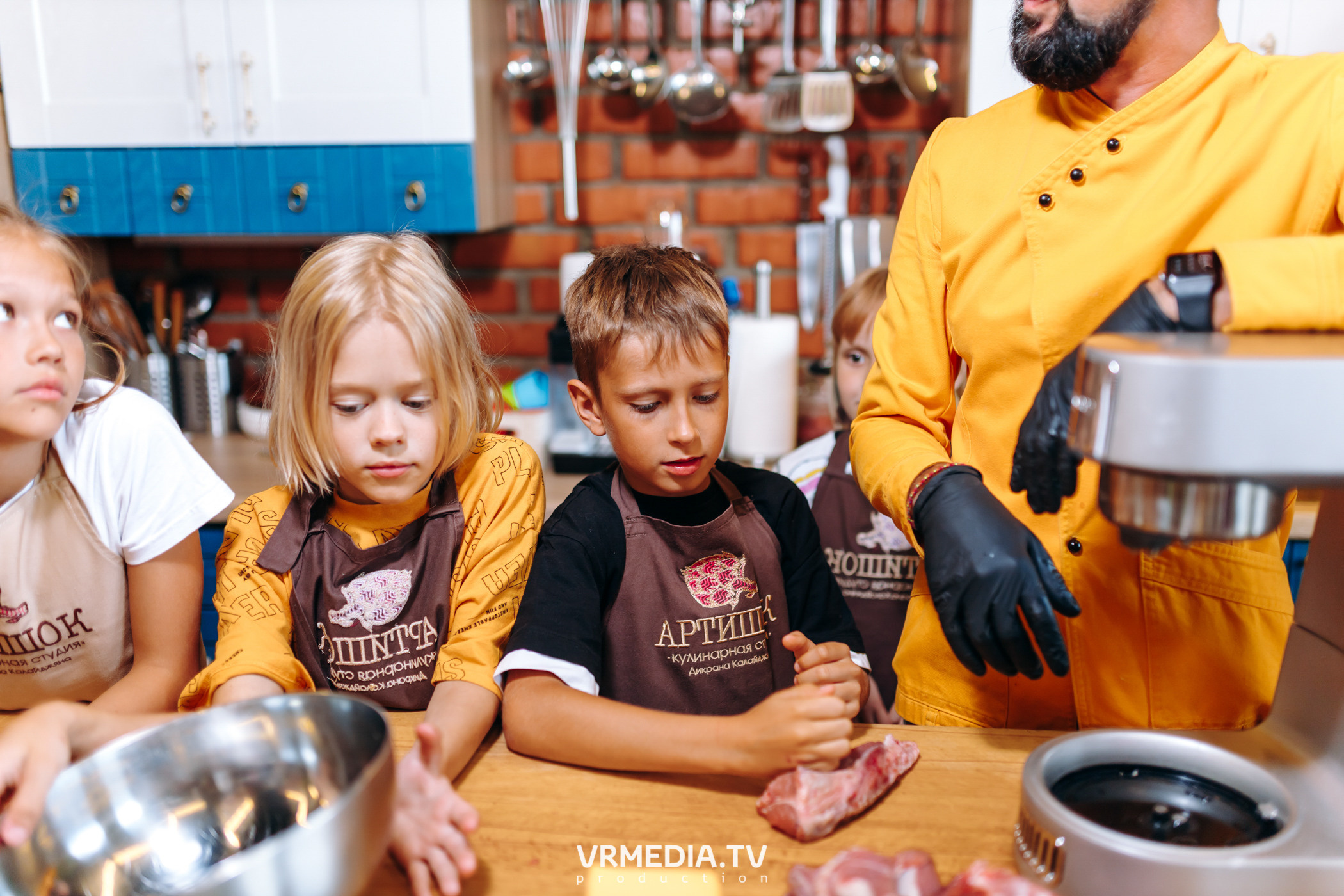 День рождения Артура Калайджяна в кулинарной студии «Артишок»