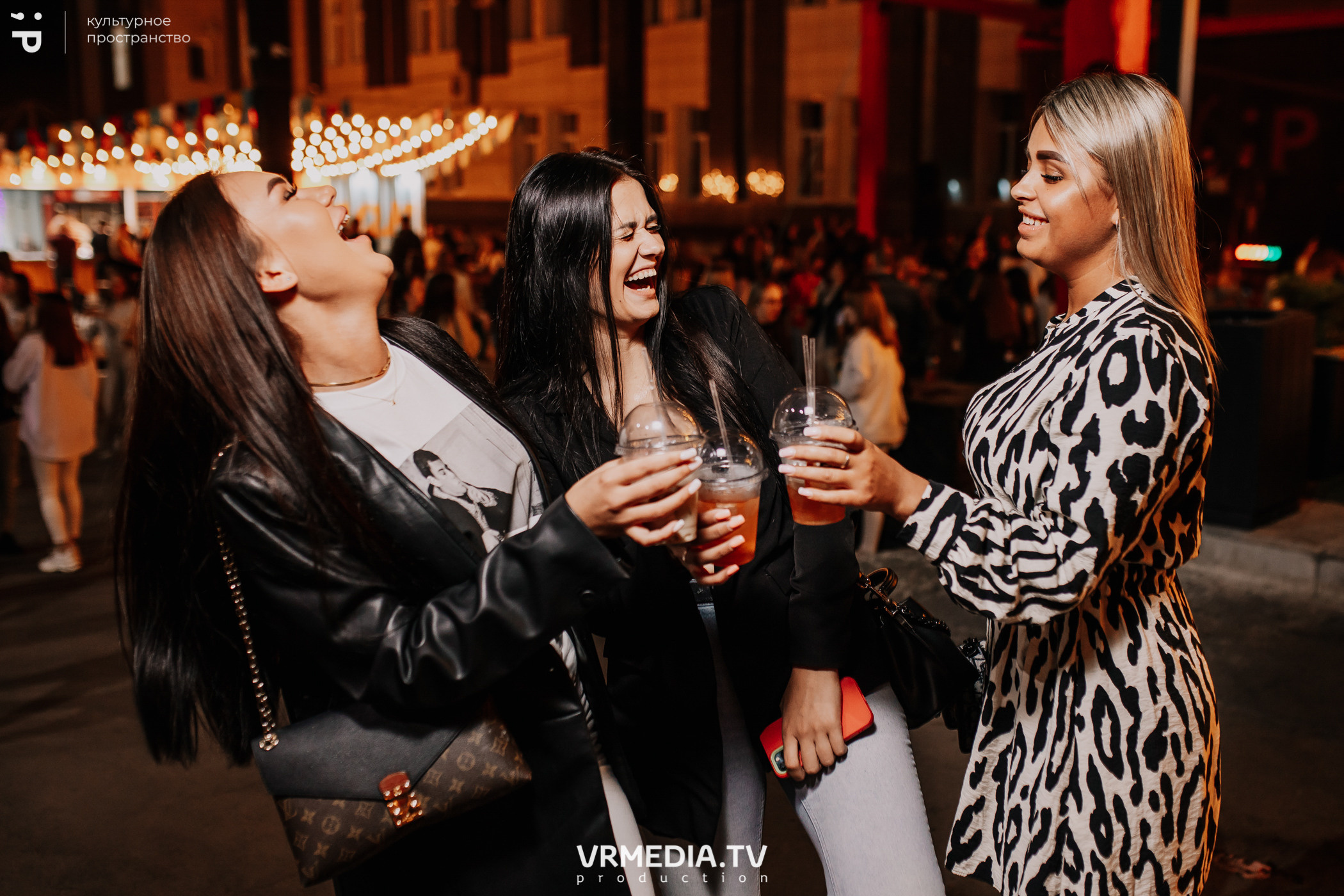 11 Friends of Chao в культурном пространстве «Редакция»