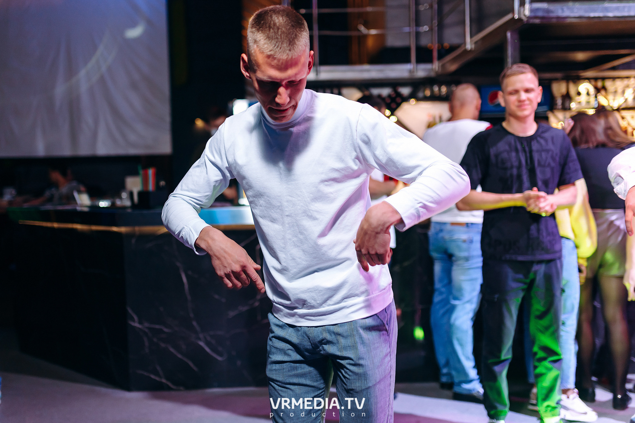 Выходные в баре «DOSKI»