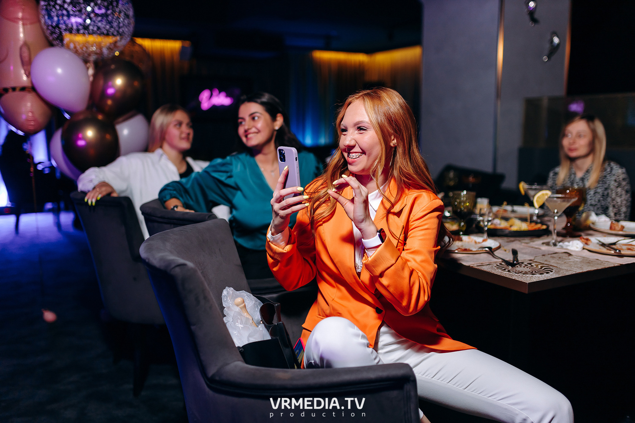 Колесо Фортуны в караоке-баре «Volna»