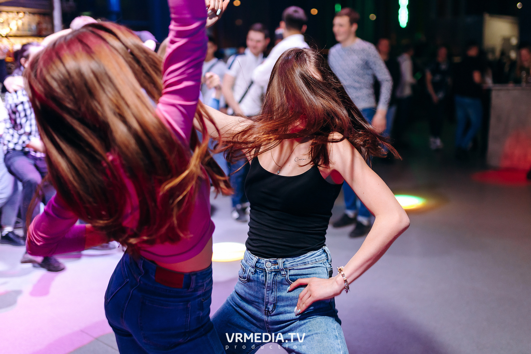 Выходные в баре «DOSKI»