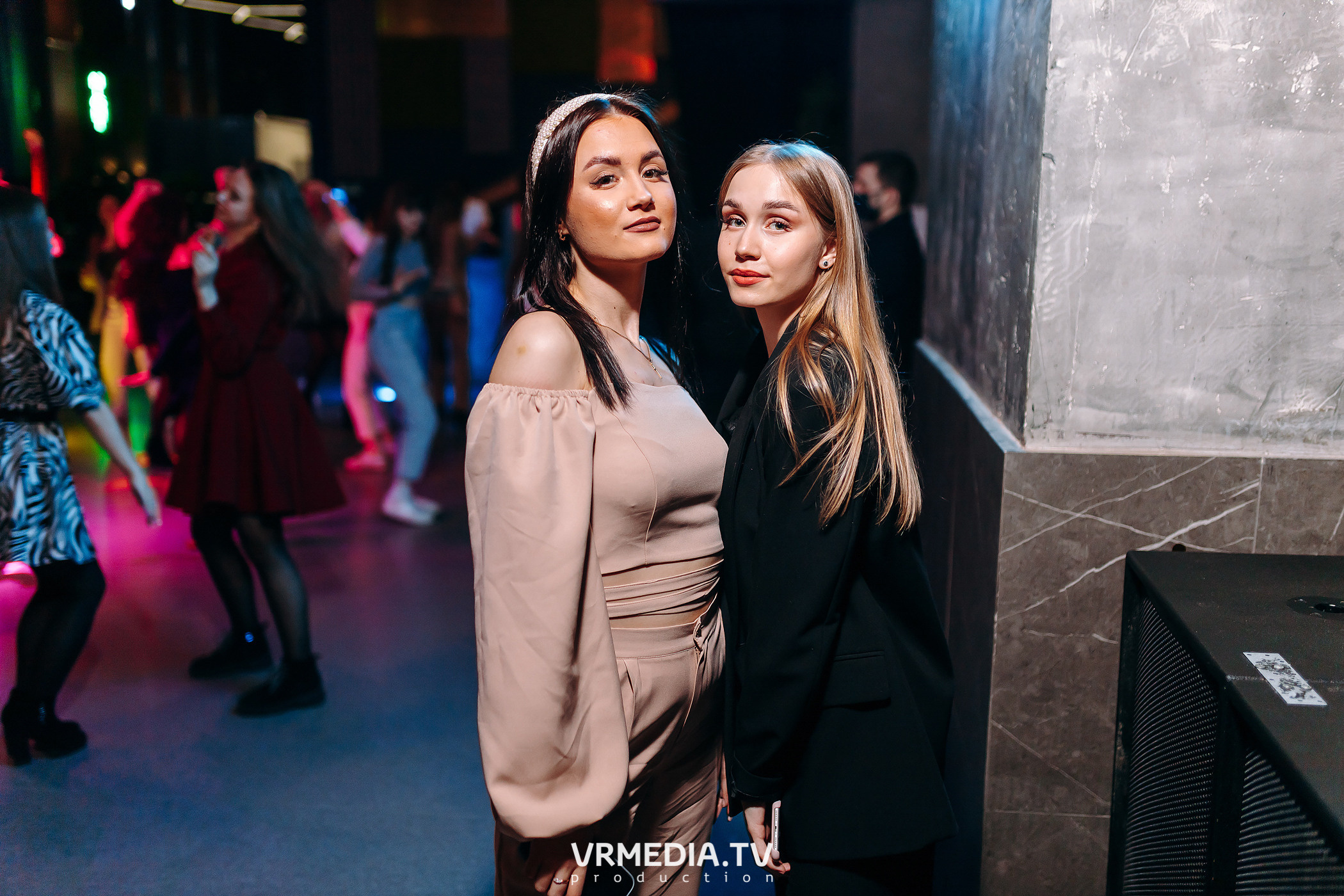 Выходные в баре «DOSKI»