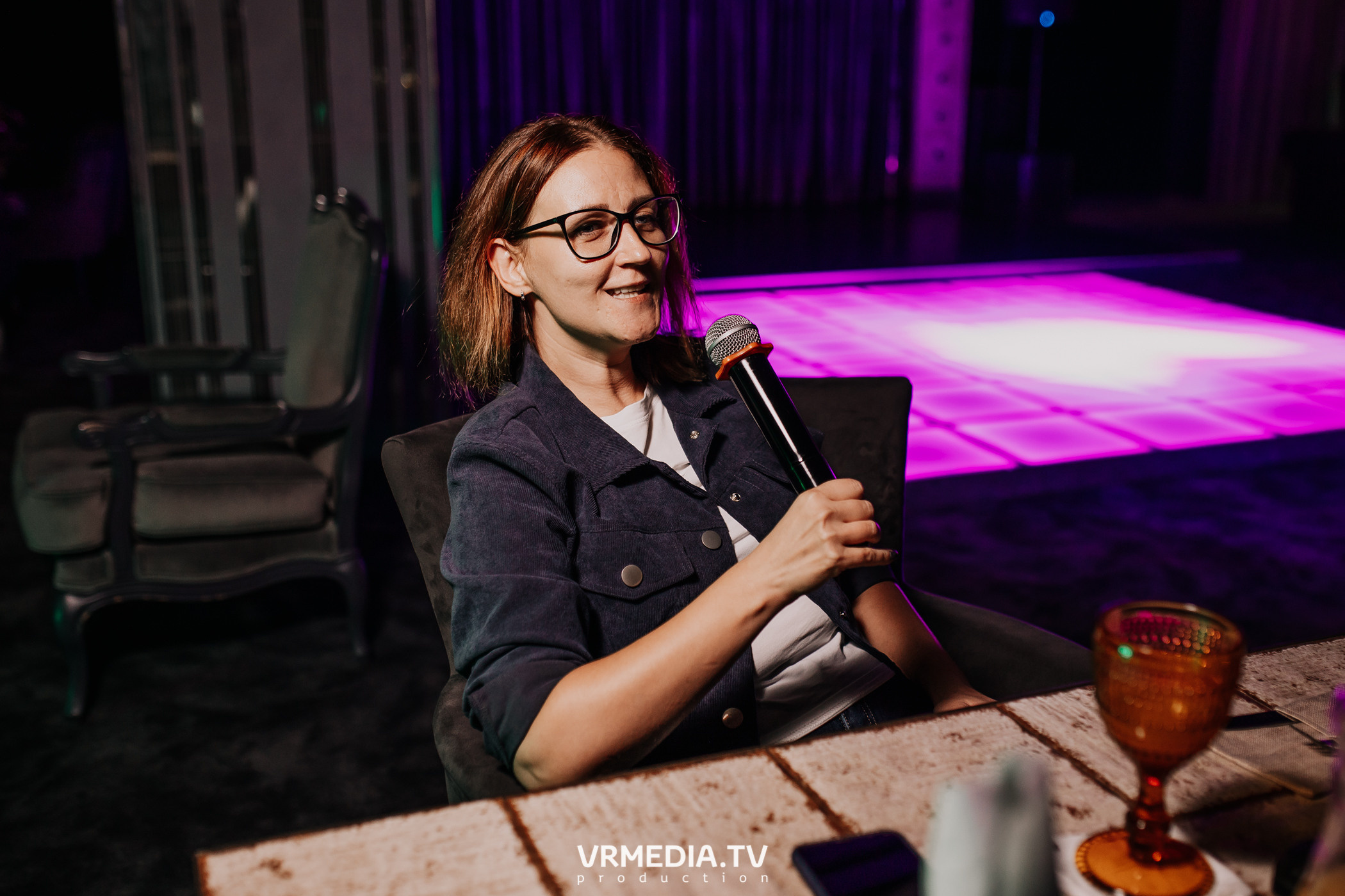 Пятничная вечеринка в караоке-баре «Volna»