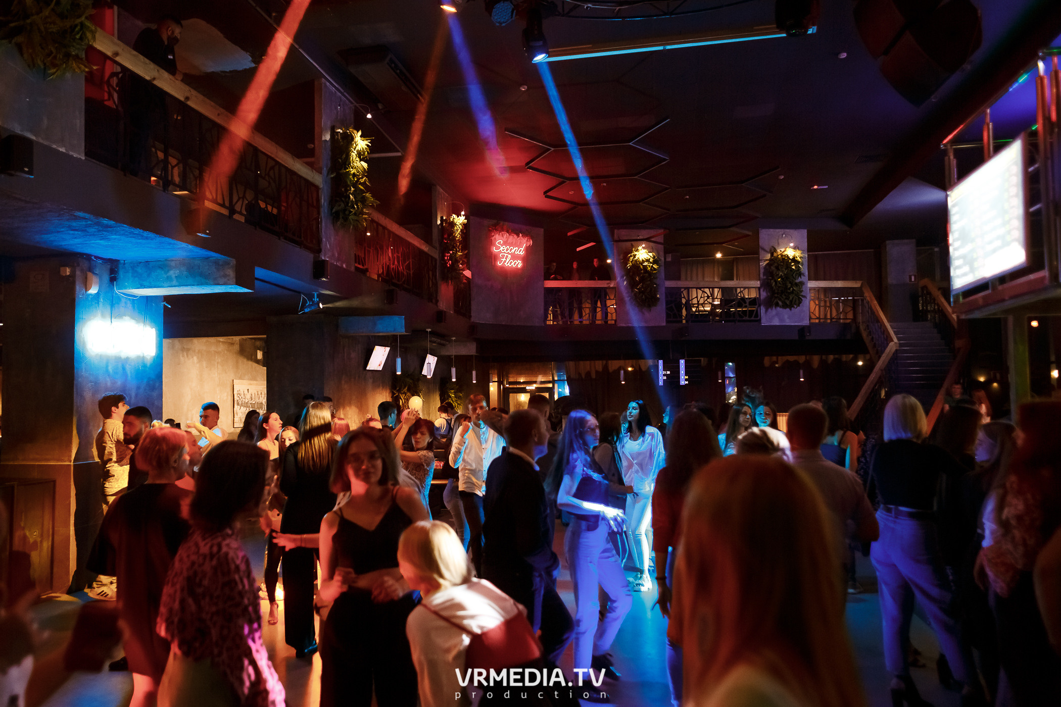 Выходные в баре «DOSKI»