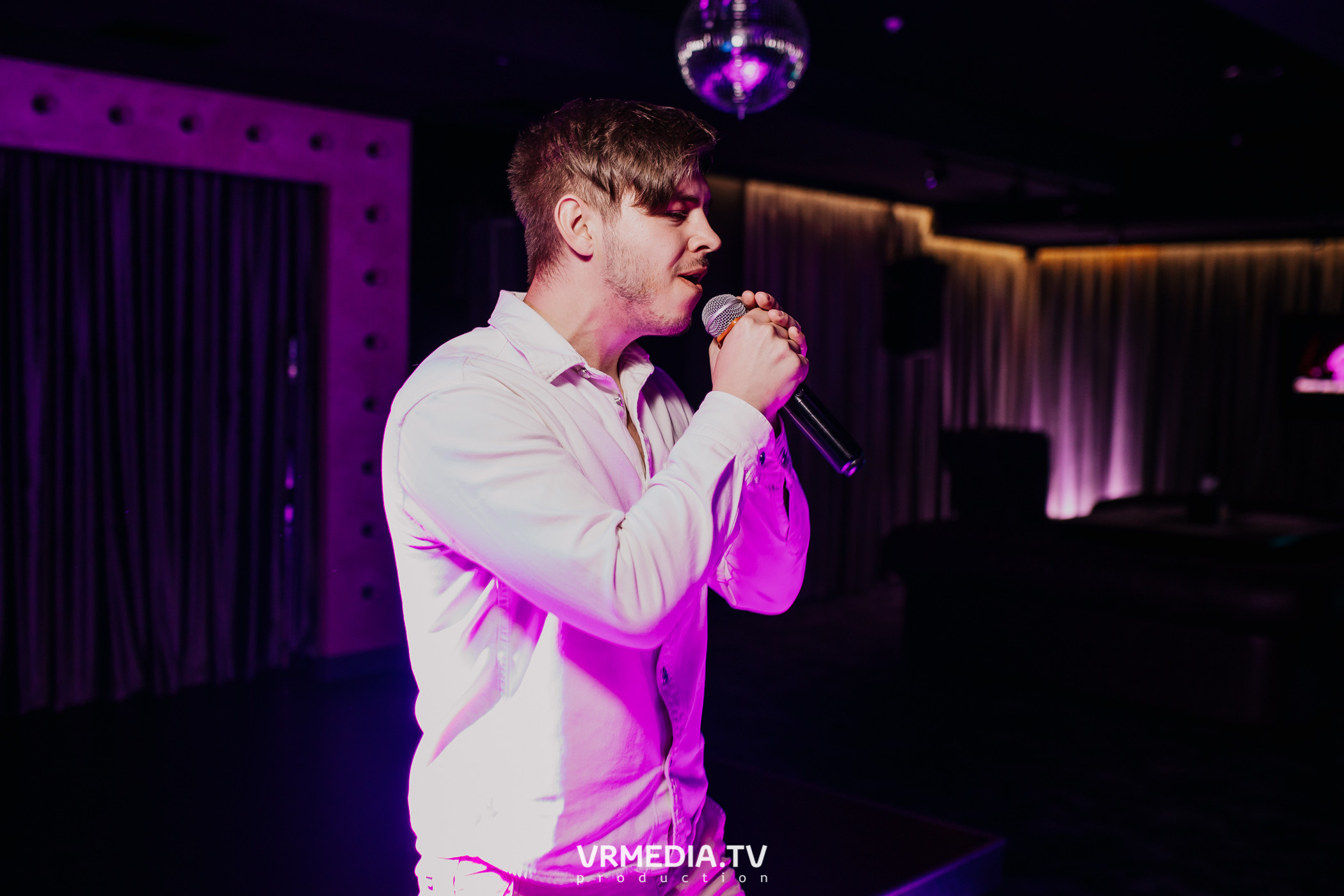 Русский рок в караоке-баре «Volna»