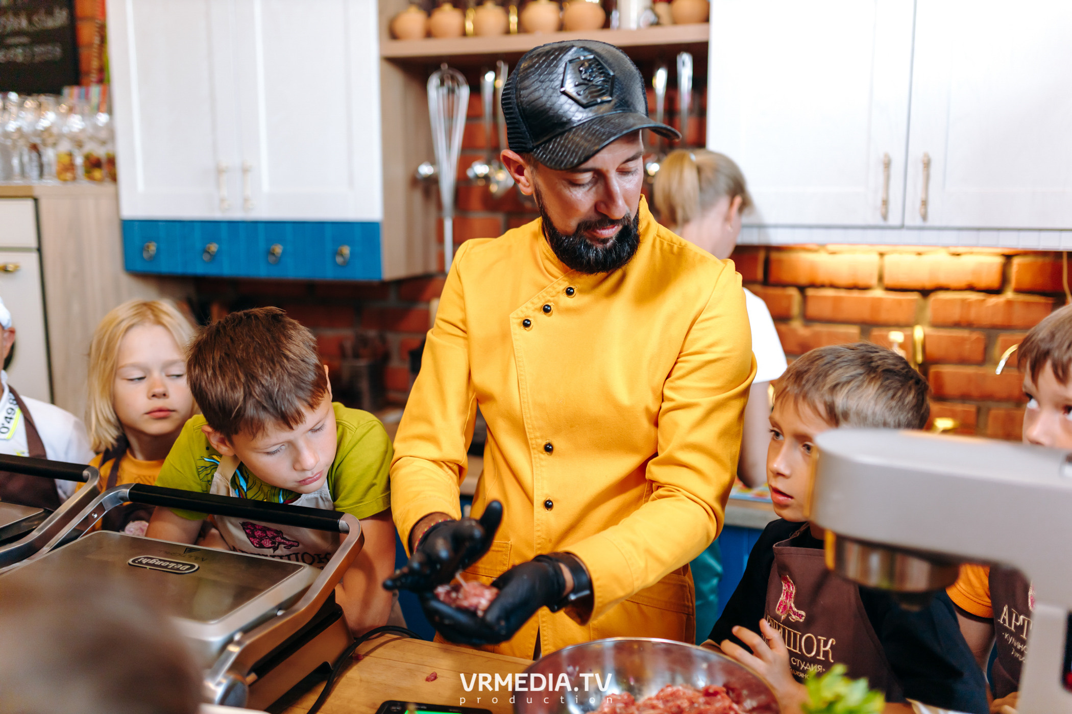 День рождения Артура Калайджяна в кулинарной студии «Артишок»